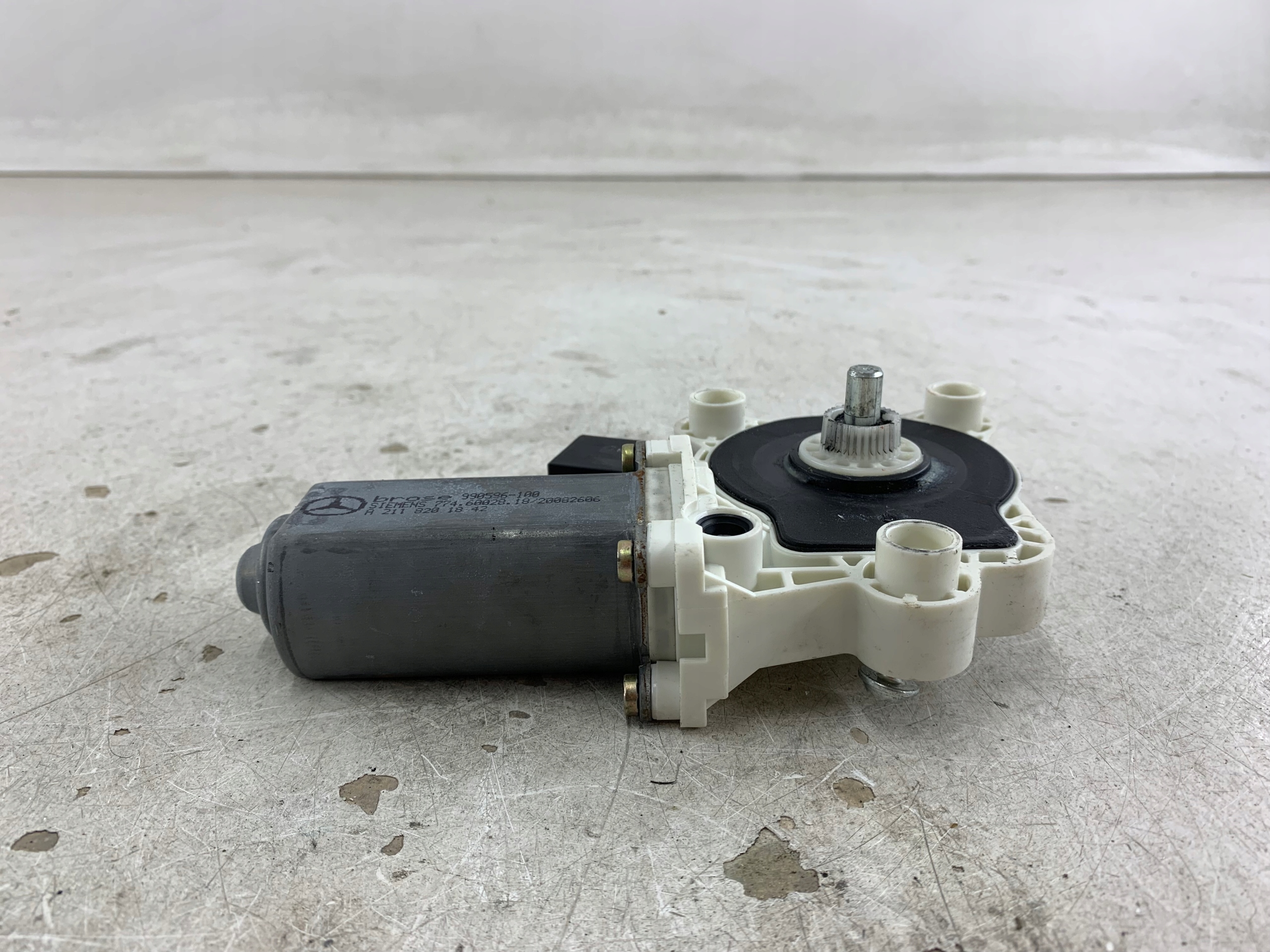 MERCEDES W203 mini motor windows left front A2118201842
