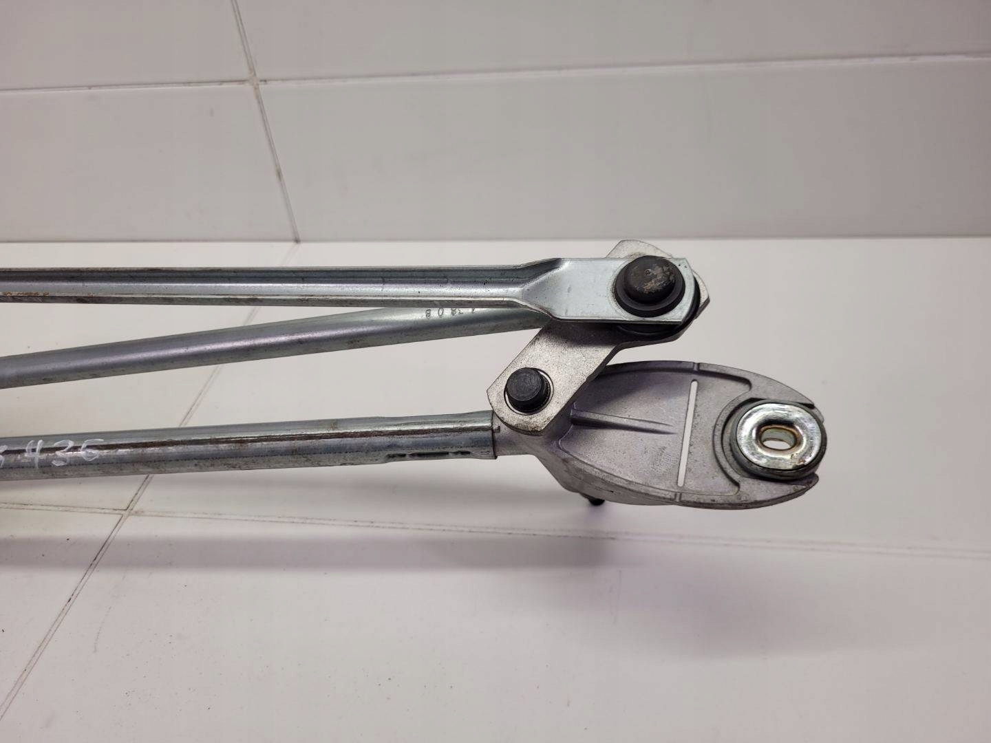 Wischergestänge Ford Kuga 3 2020 W000107337B