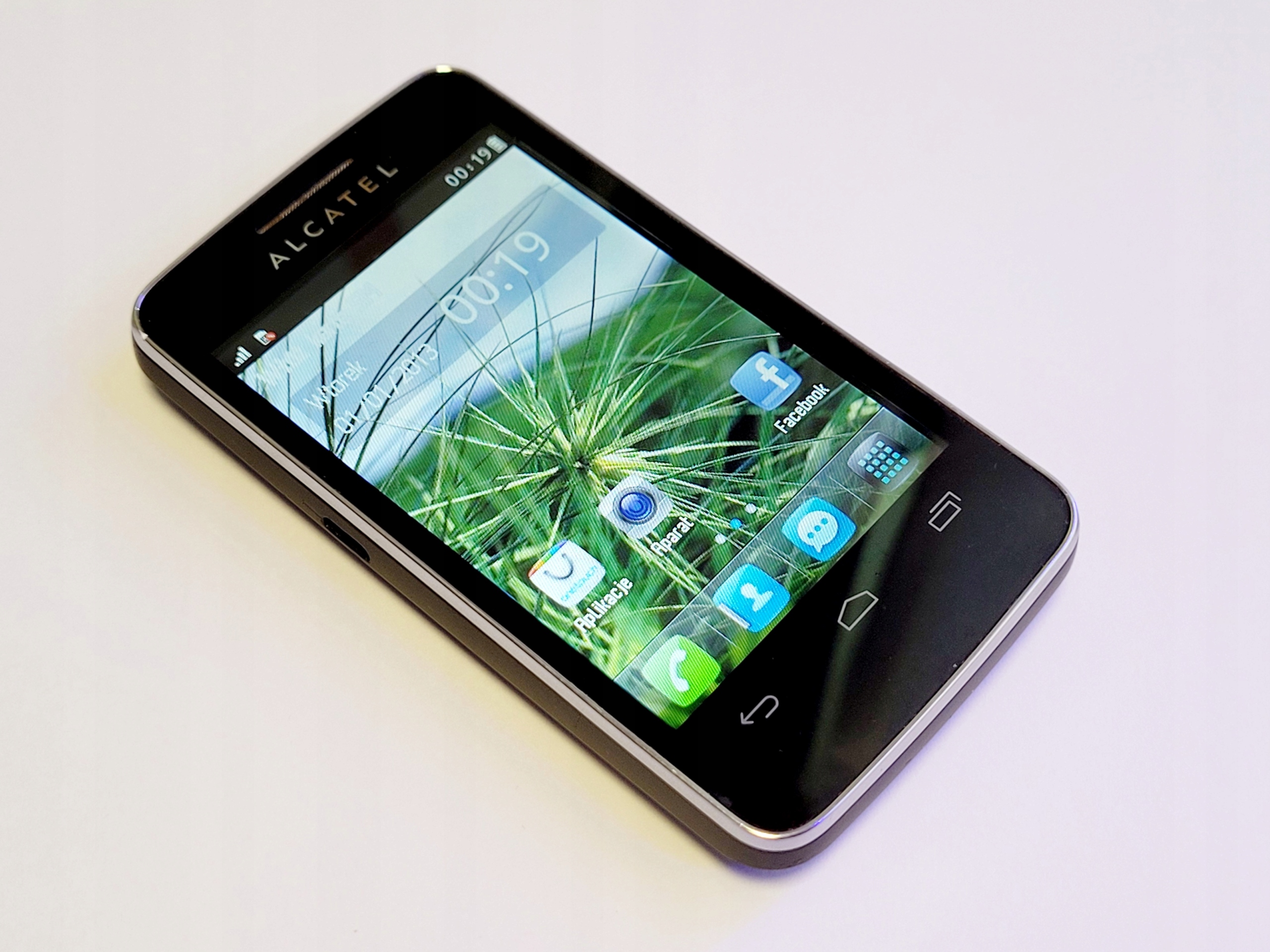 ЧЕРНЫЙ СМАРТФОН ALCATEL 3040G