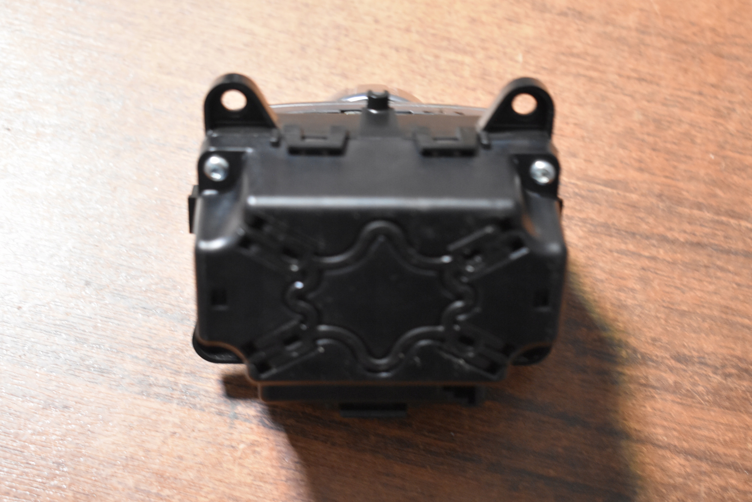 IDEALNY PANEL IDRIVE MERCEDES SL R231 1