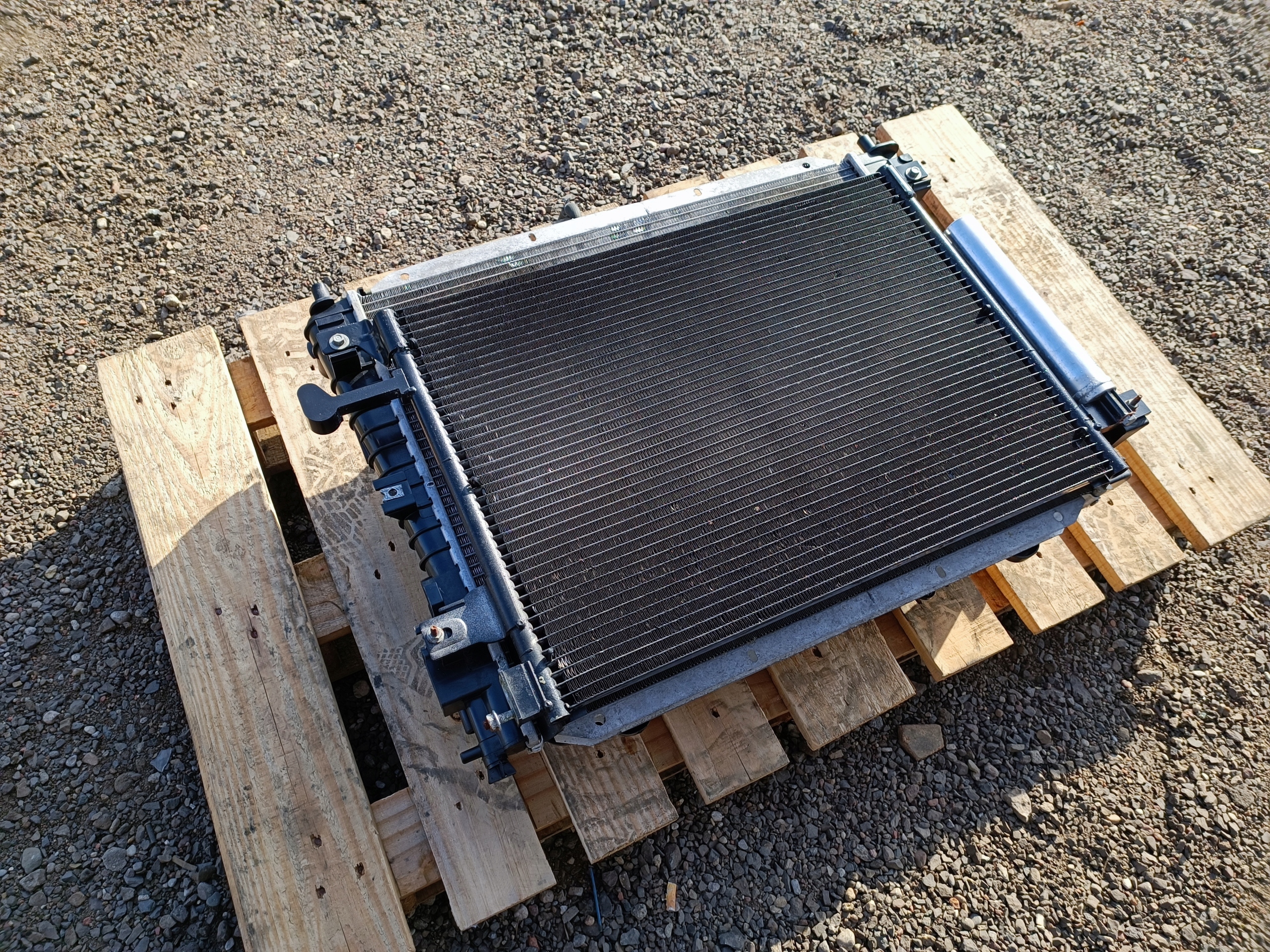 chladiče chladič ventilátor komplet Ford Mustang 2011-2014
