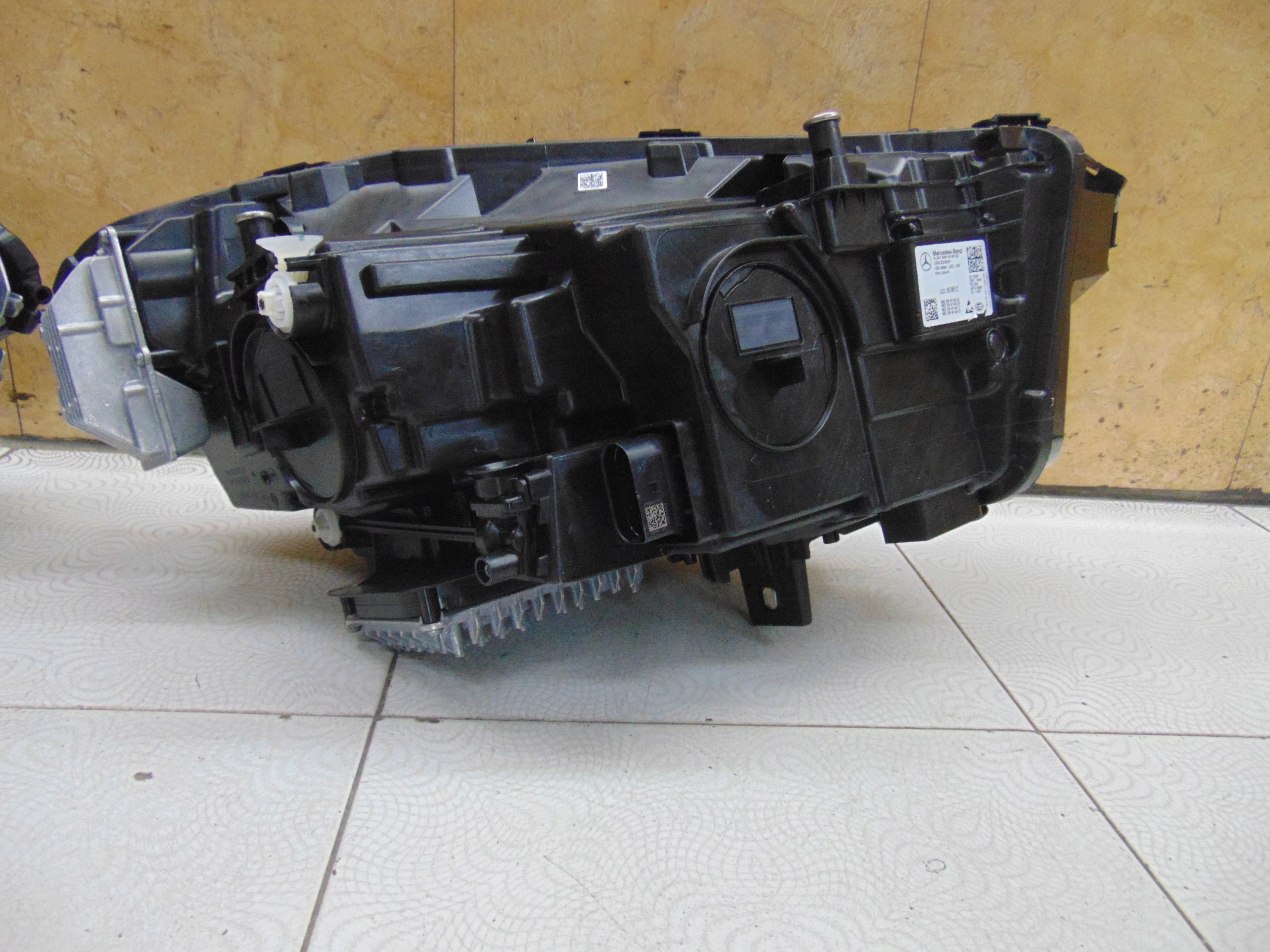 LEUCHTE VORNE VORNE MERCEDES GLA W247