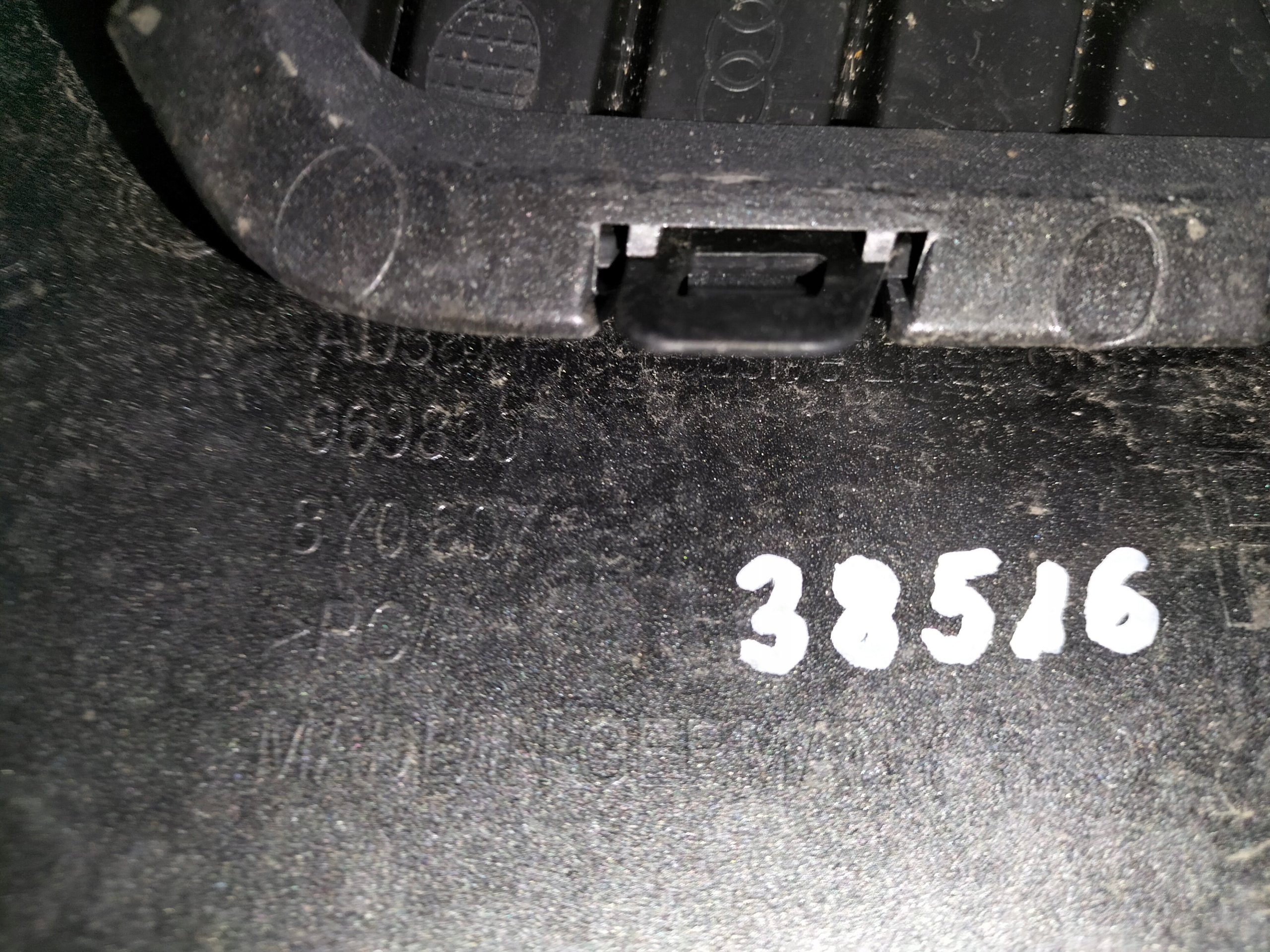 grille grid of a bumper front right AUDI A3 8Y 20