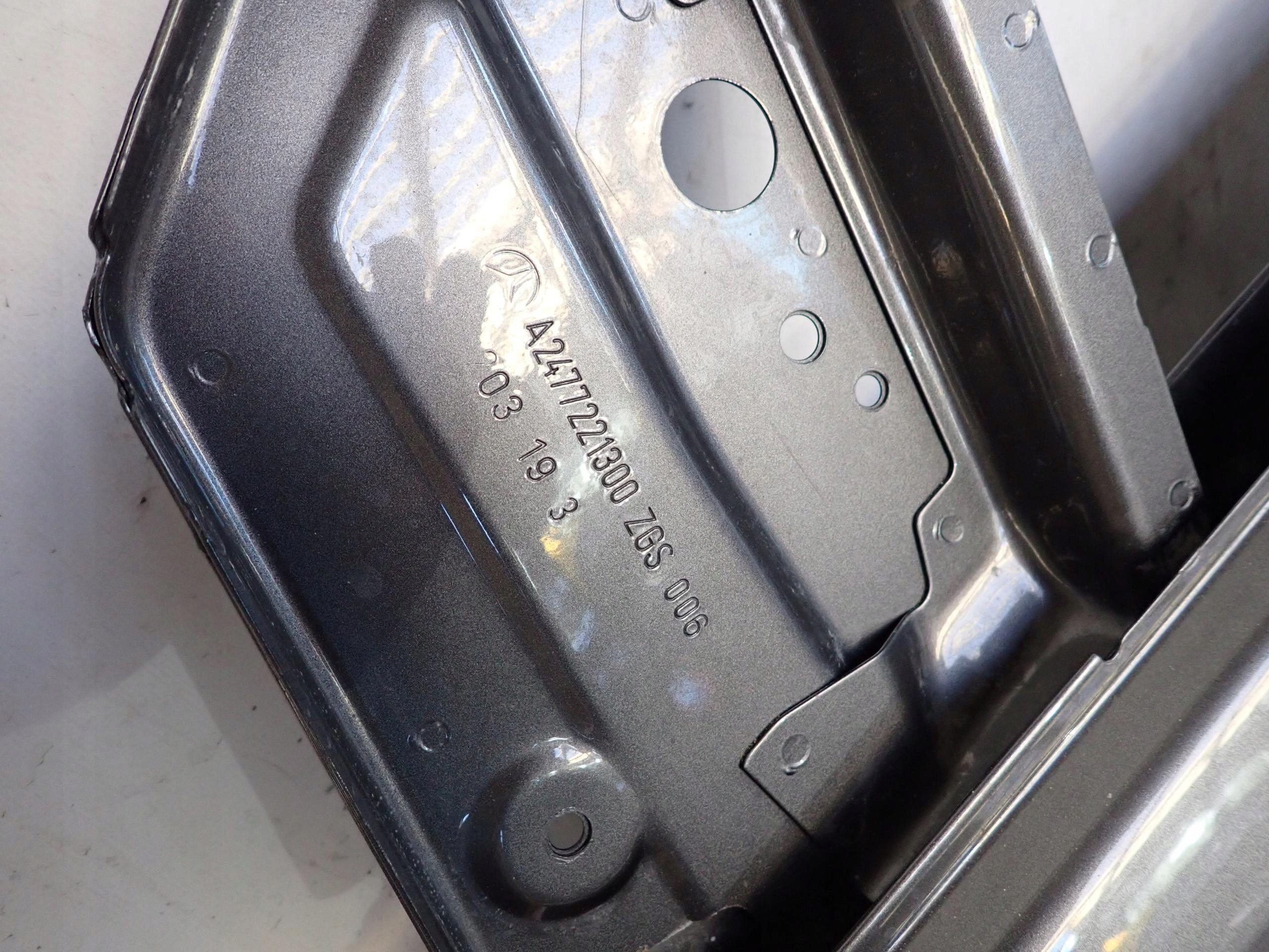 MERCEDES B-KLASA W247 18- door front left front