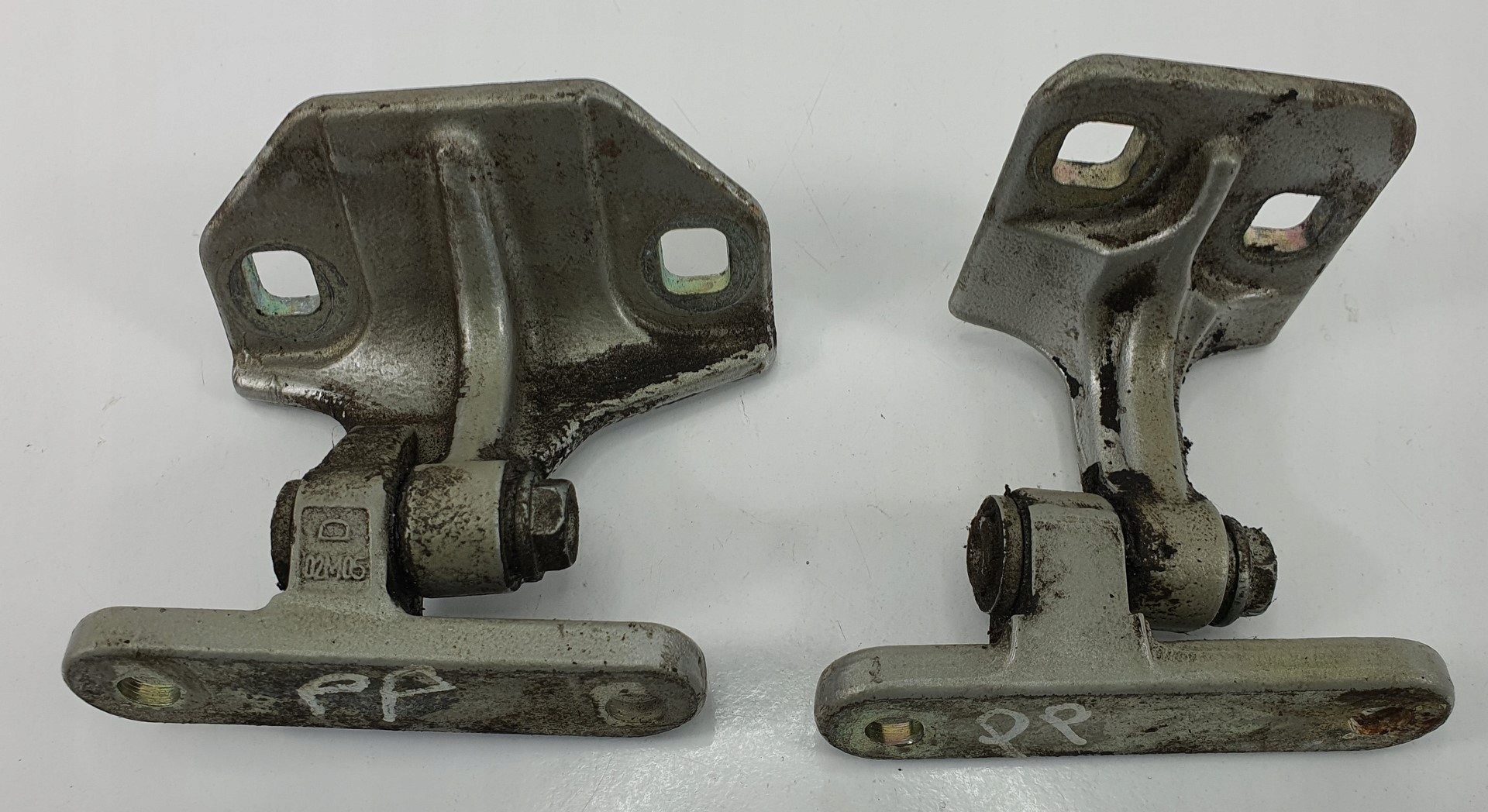 Дверні петлі права передня MERCEDES Vaneo w414 пара