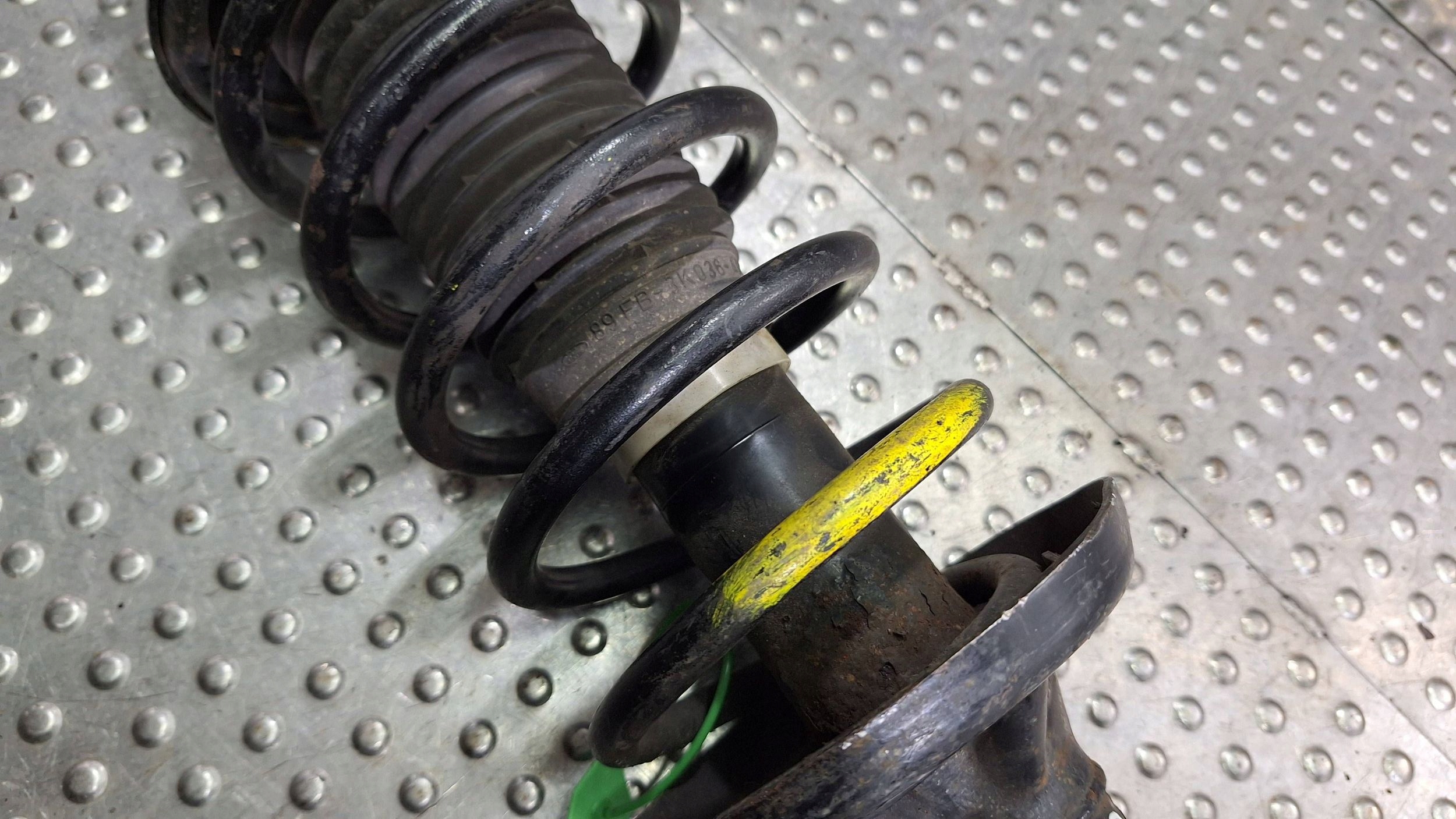 shock absorber left right front 94FB-18045-DB FORD FIESTA MK3 89-97