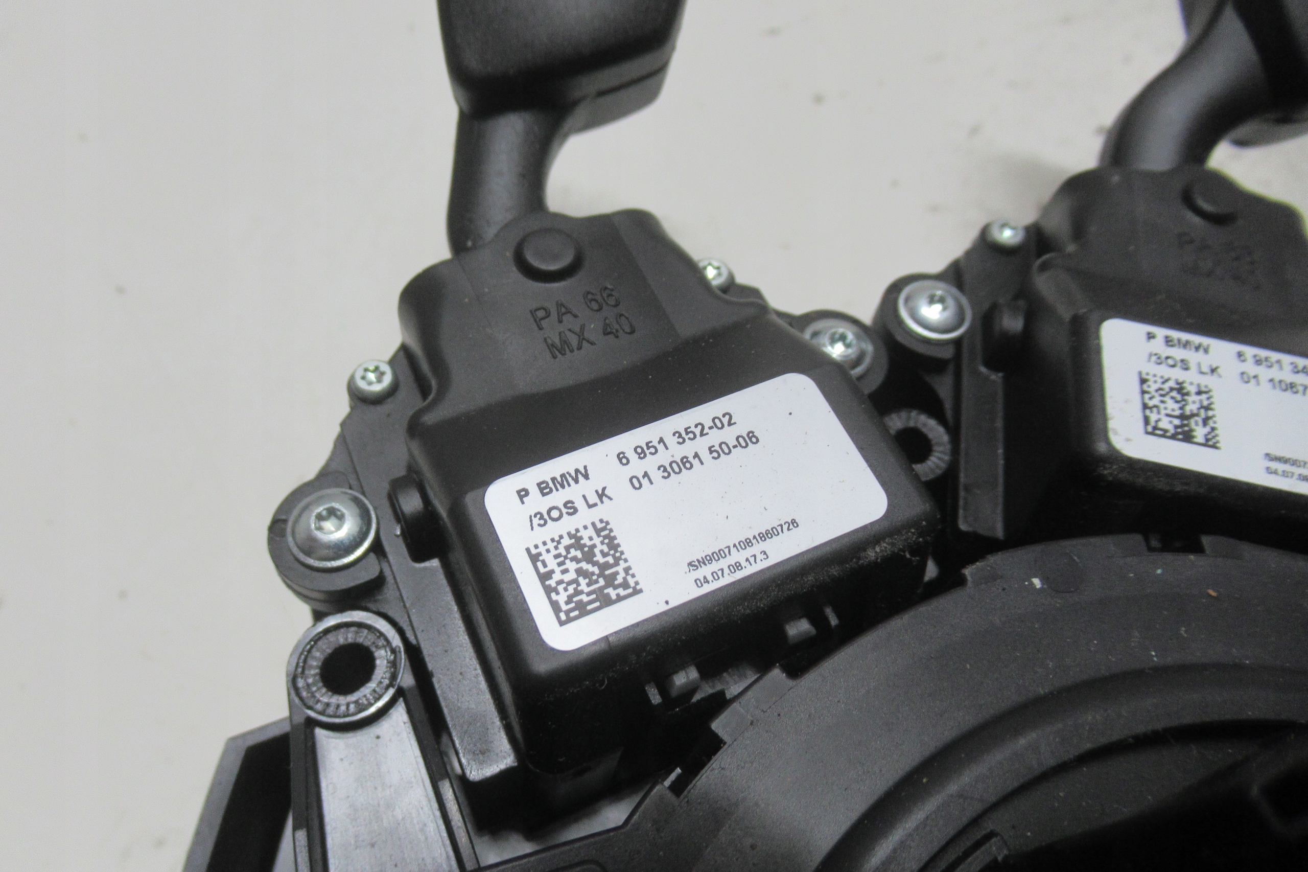 BMW E60 LCI 08R steering wheel levers and controls ring 9170208