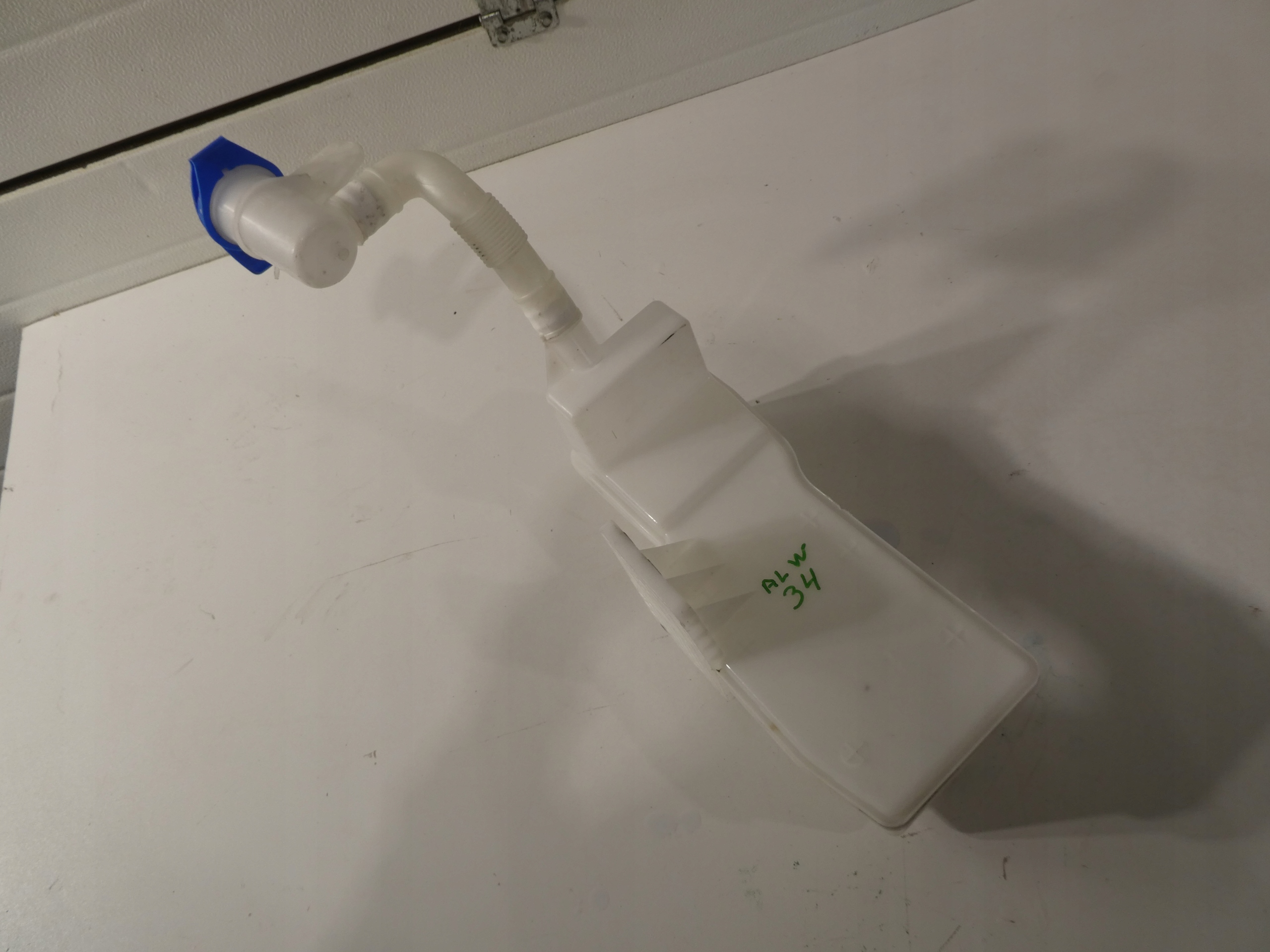 washer fluid tank VW CADDY 2K5955453A