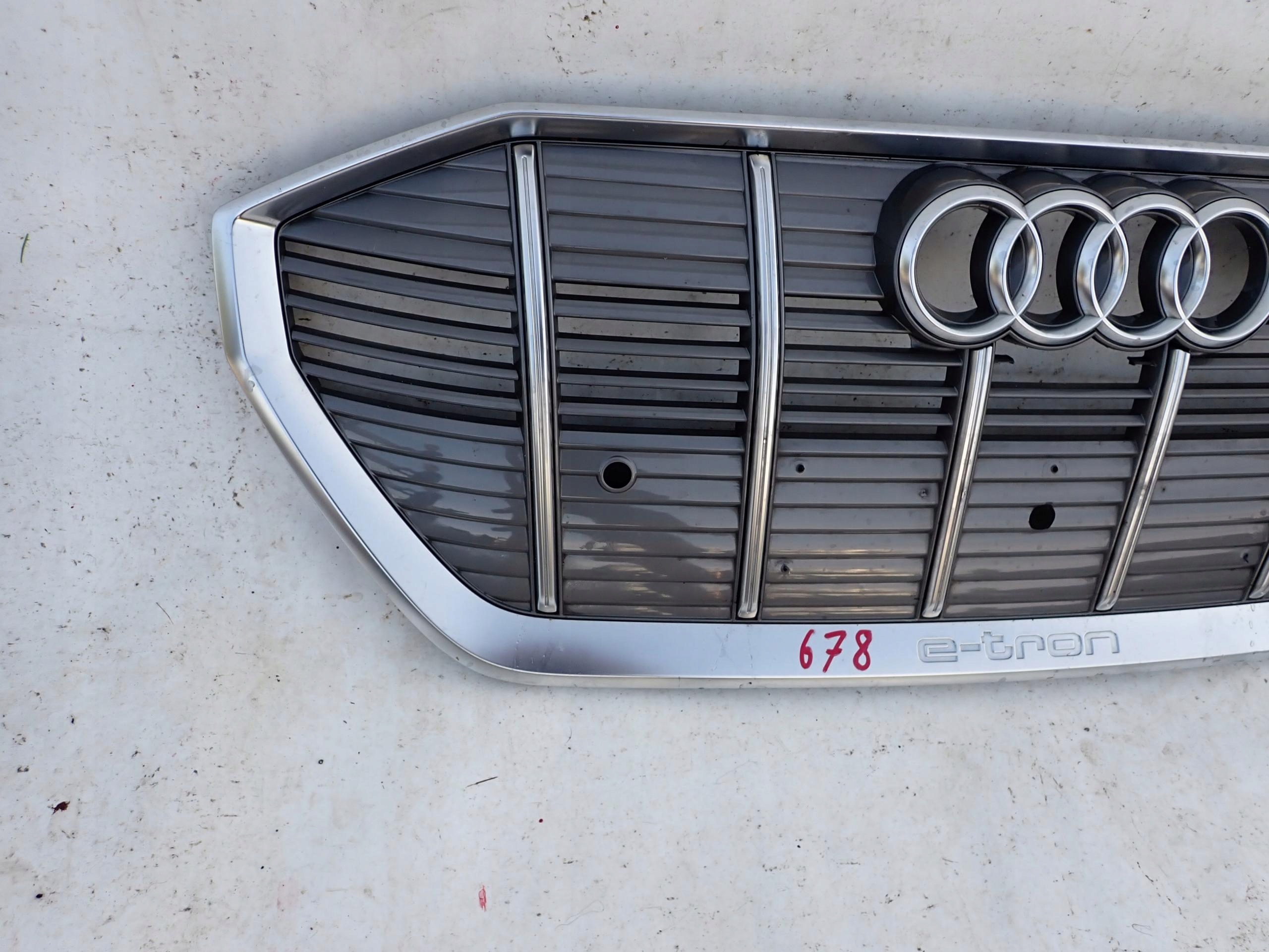 AUDI E-TRON 4KE 18- grill grille radiator