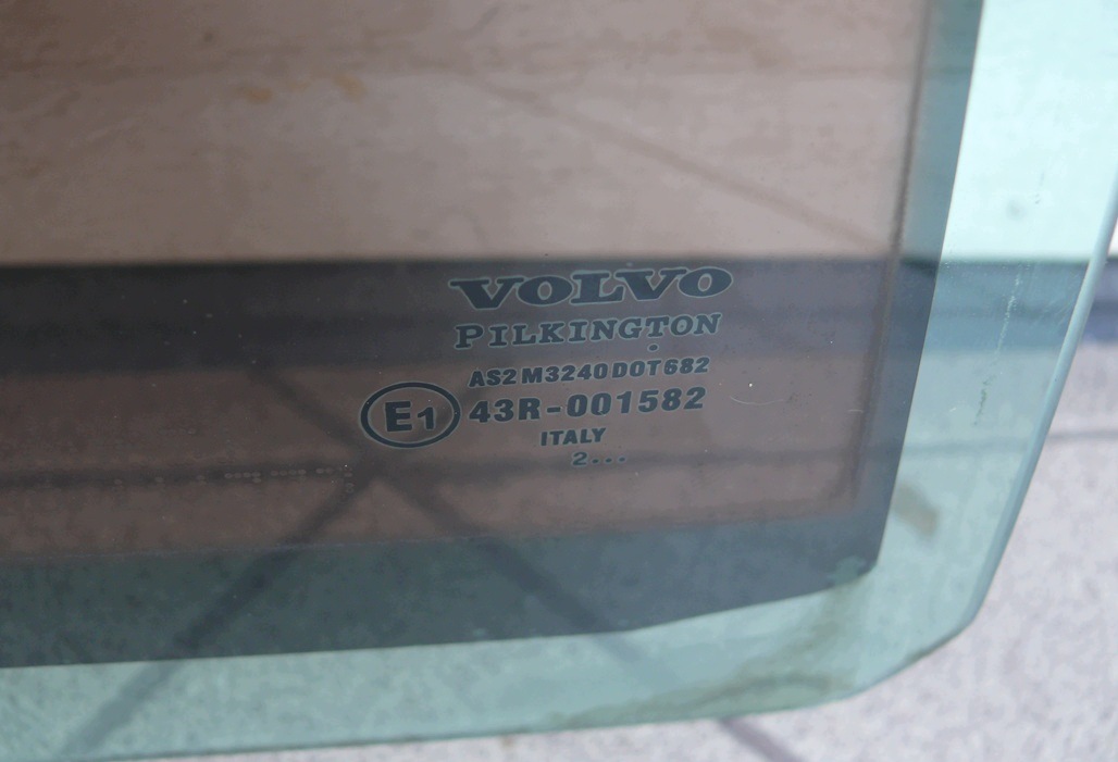 window side door right rear part VOLVO XC90 and 1 02-06 2002r.