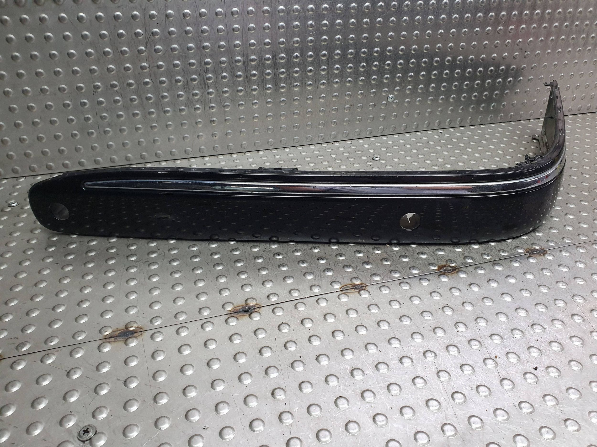 moulding of a bumper left front CHROM below PDC 2108851521 MERCEDES E-class W210