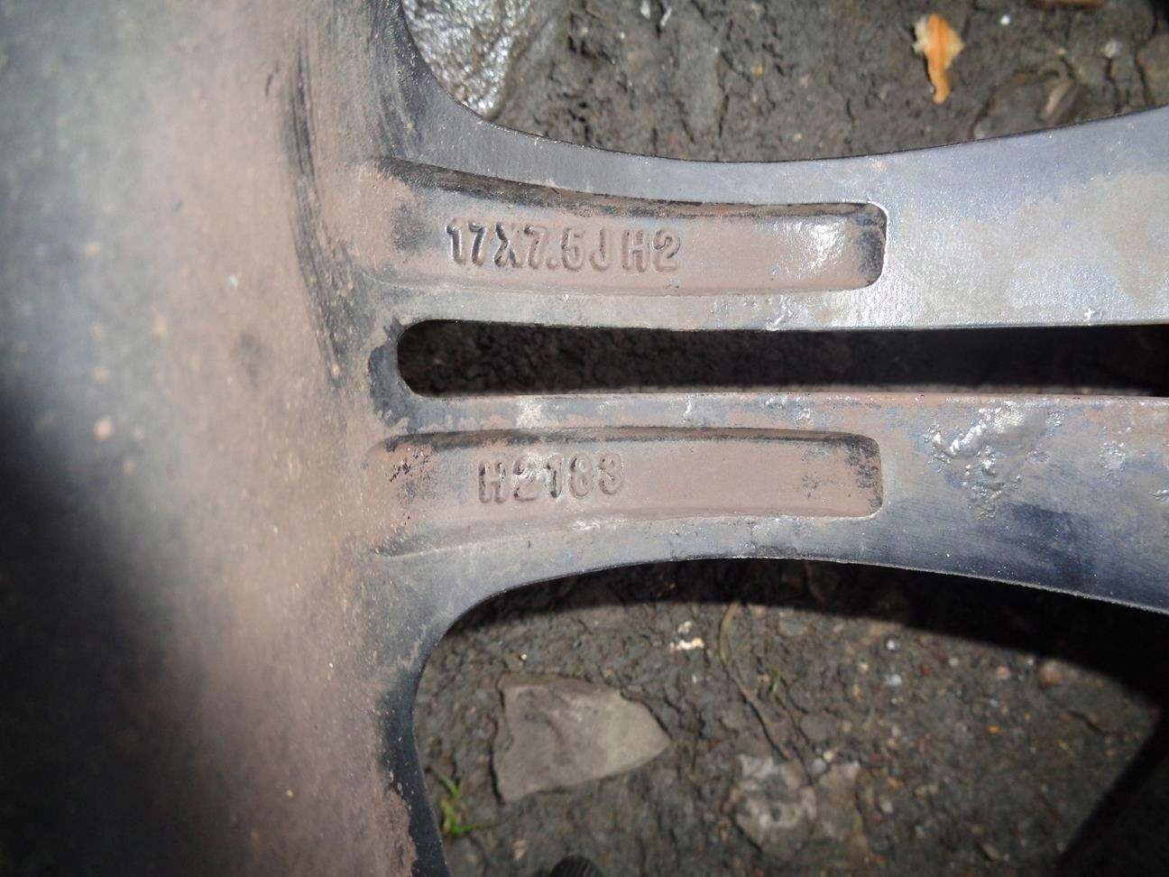 ALUFELGI MOMO CORSE 17'' 5x100 R17 7,5J Szerokość felgi 7.5