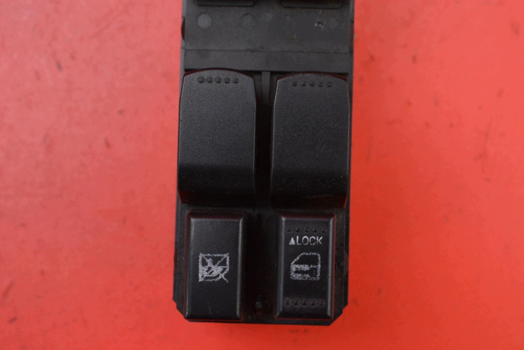 upravljačka prozora EU SUZUKI SWIFT 4 IV MK6 5D HB 04-10