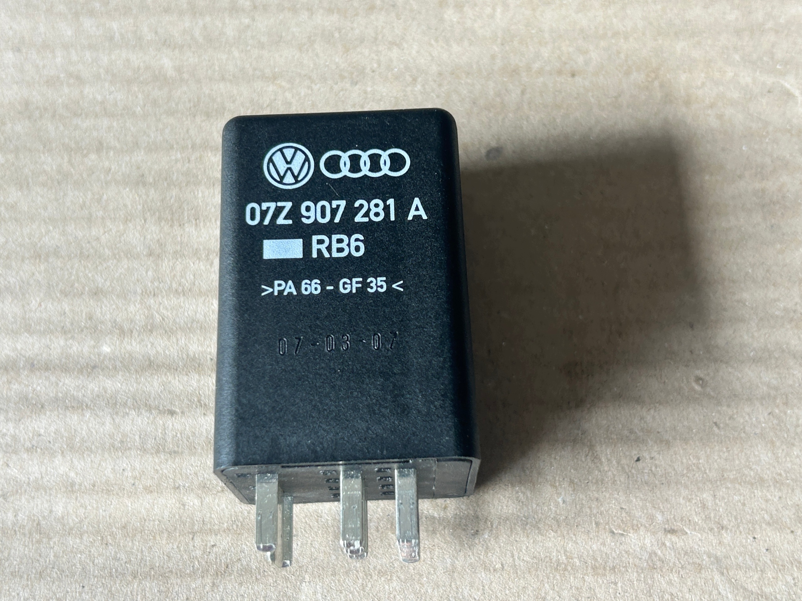 VW T5 2,5 TDI relay plugs ZAROWYCH 07Z907281A