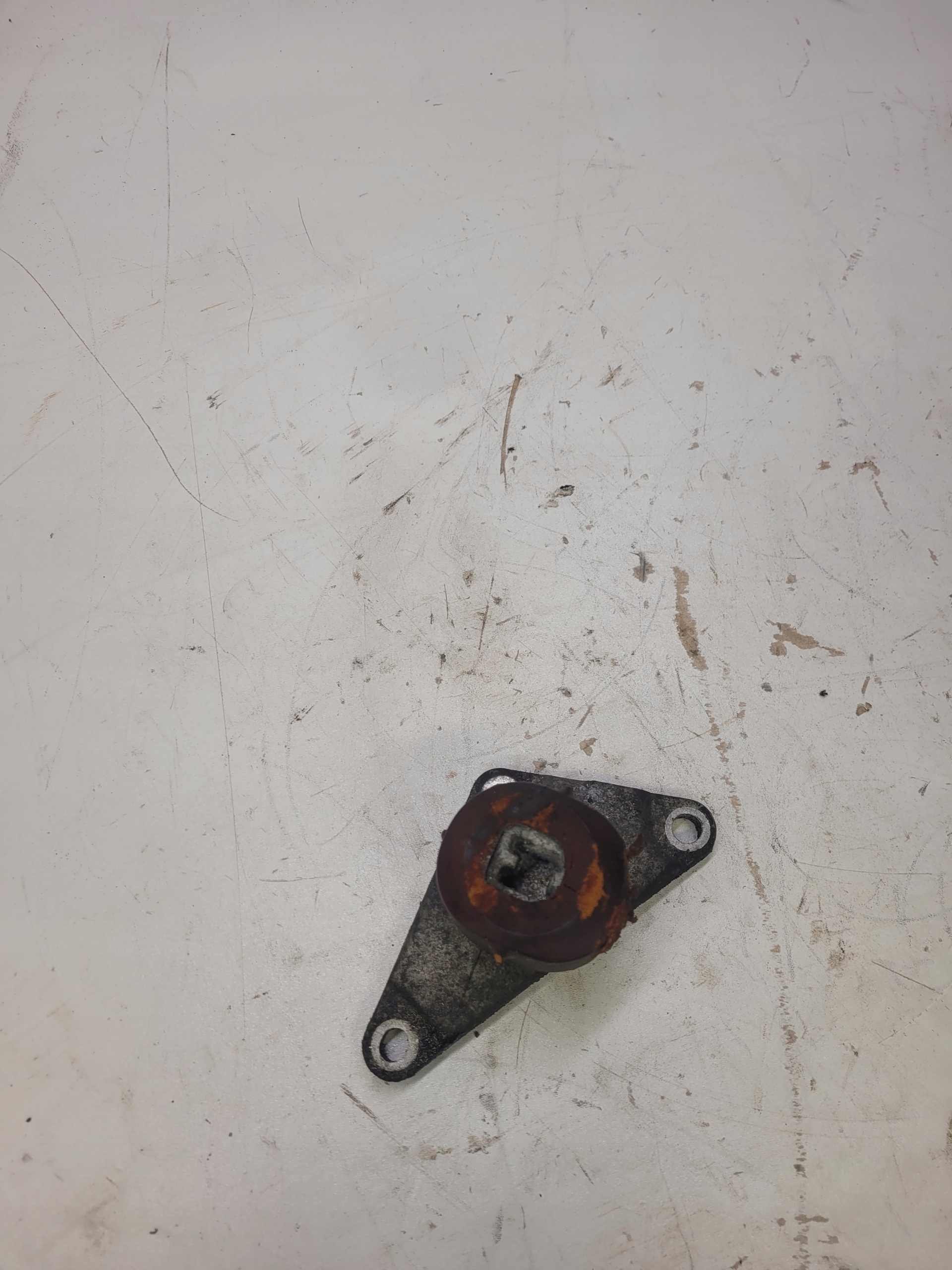 engine supporting mount AUDI A6 C6 3.0 T 8E0199343Q