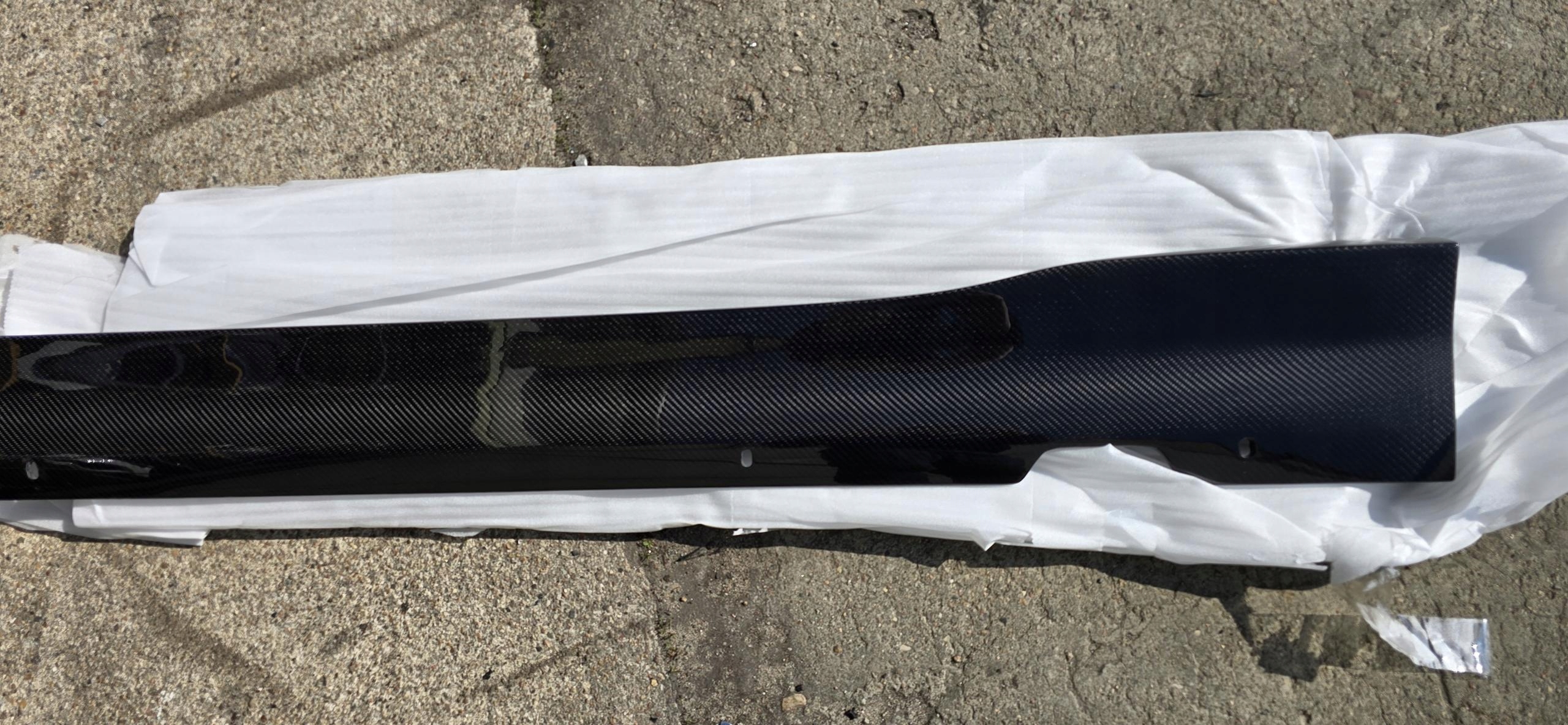 moulding cap of the threshold left tesla 3 Vorsteiner CARBON new