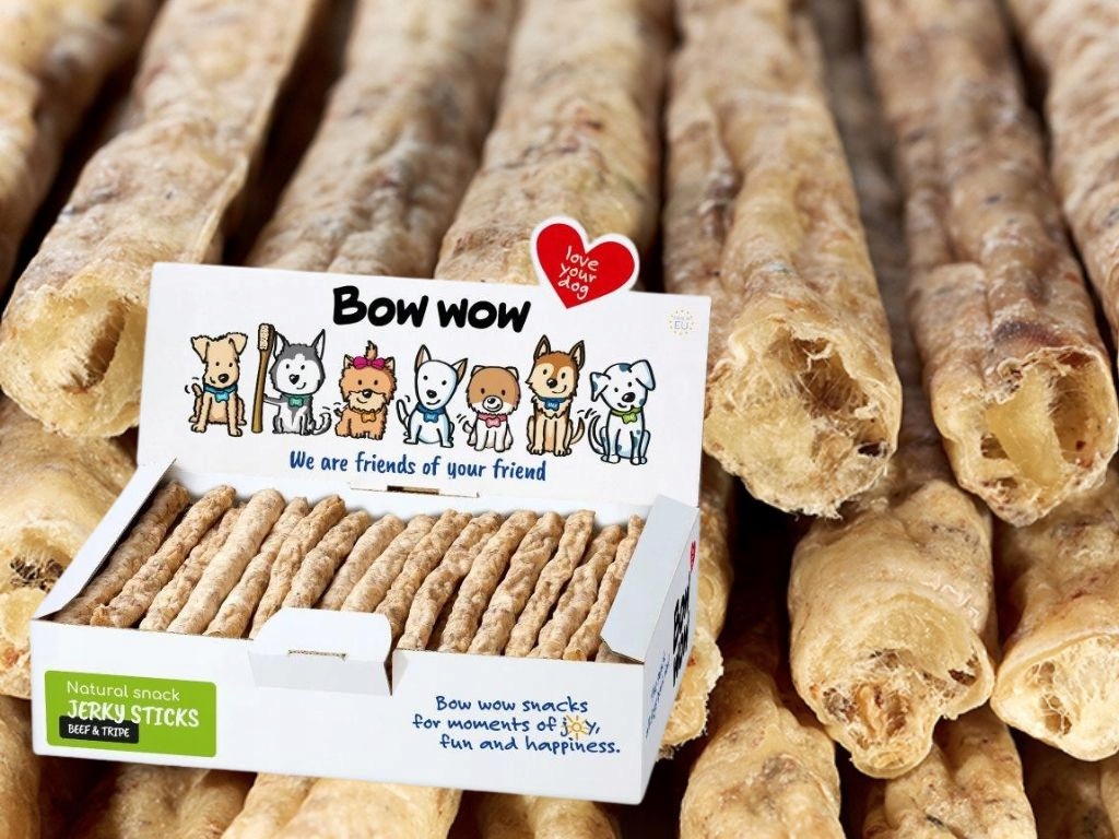 Pochoutky pro psa tyčinky s hovězím masem a dršťkami Bow Wow 50 ks (BW309)
