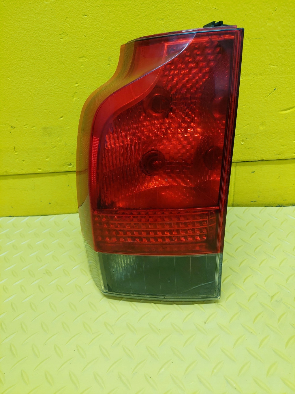 VOLVO XC70 II KOMBI light left rear part