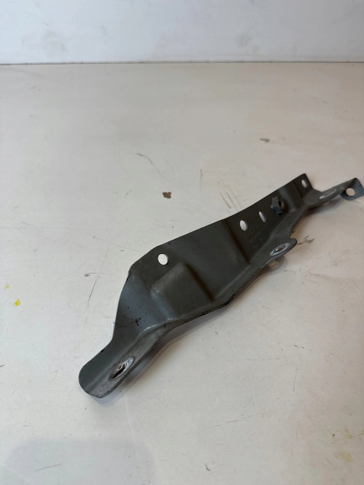 Support plaque Console Aile Droite Avant Renault Clio IV