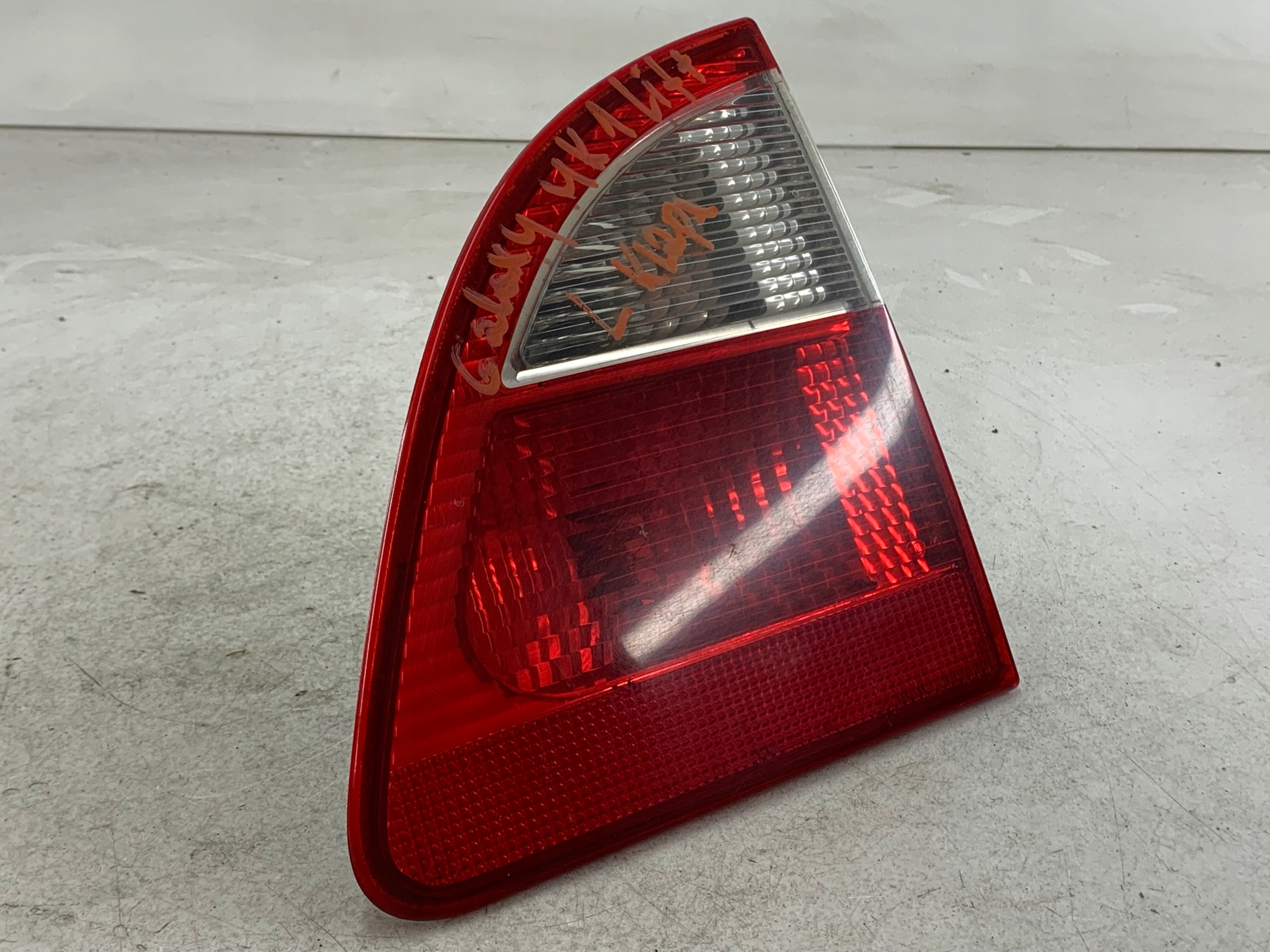 VW SHARAN and LIFT light right rear part trunk door cap