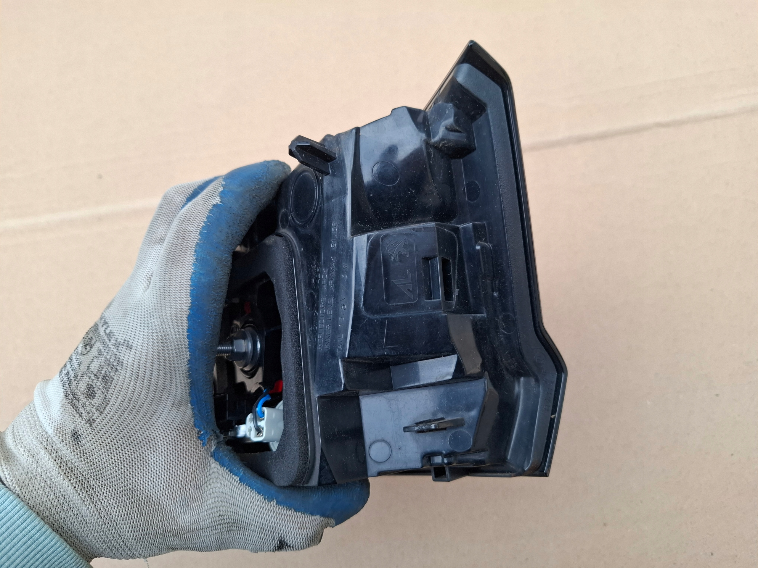 PEUGEOT 3008 II light rear part left 9810477880