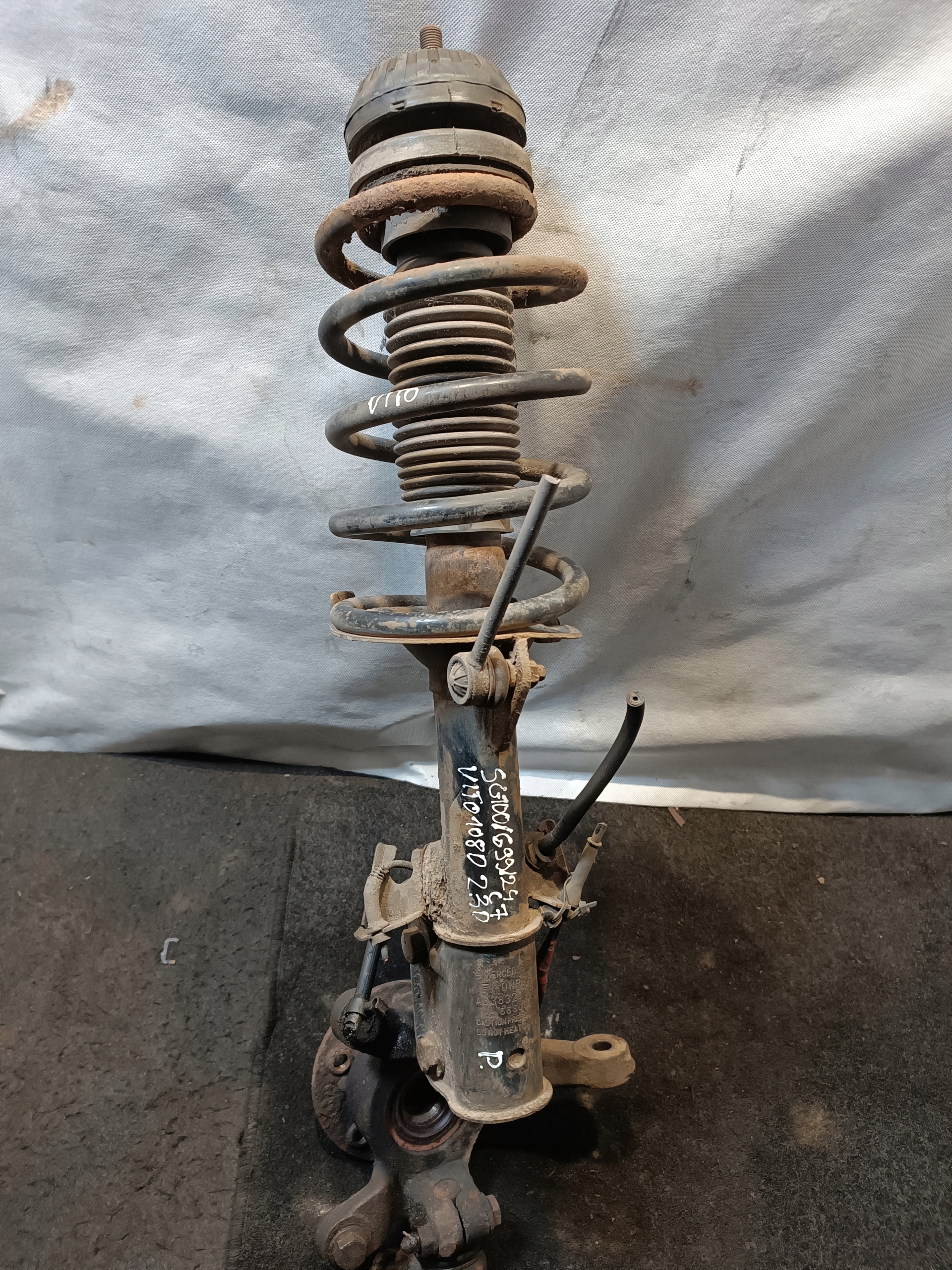 McPherson shock absorber right front MERCEDES VITO 108D 1998r