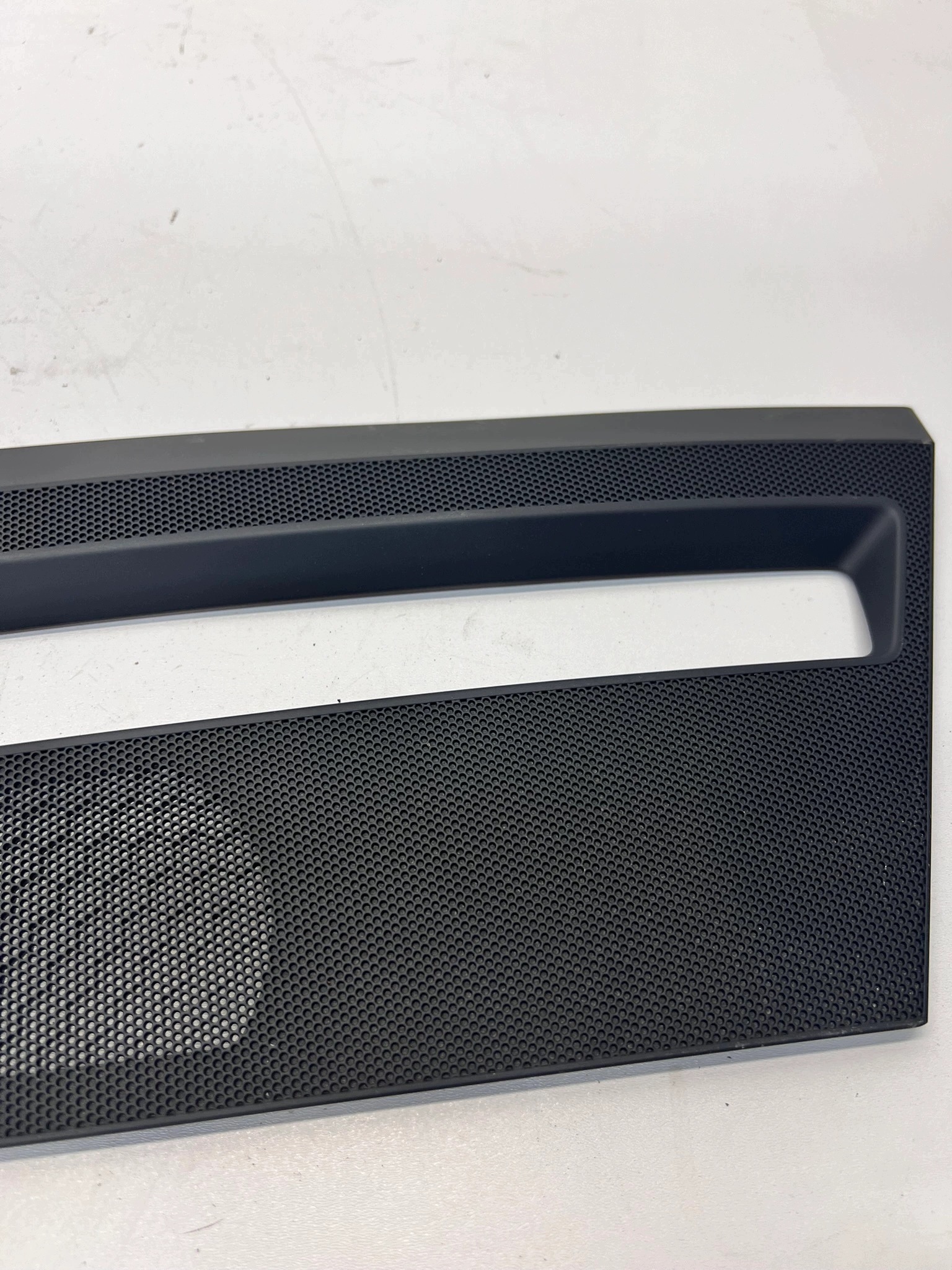 de couverture du haut parleur Central du tableau de bord AUDI A6 C8 4K1819636A