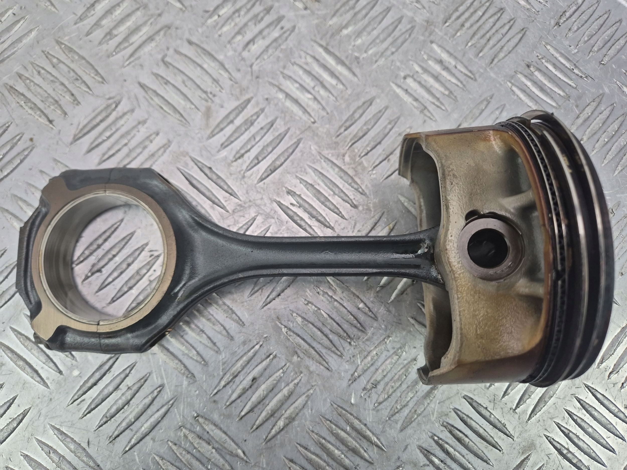 M273.970 piston with connecting rod MERCEDES E500 W212 098106
