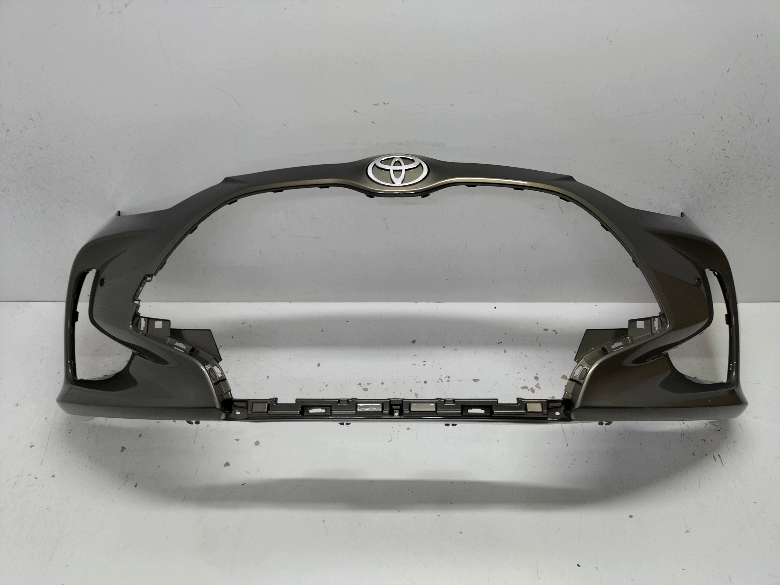 front bumper front TOYOTA YARIS 4 IV 20- wersja without washers , PDC
