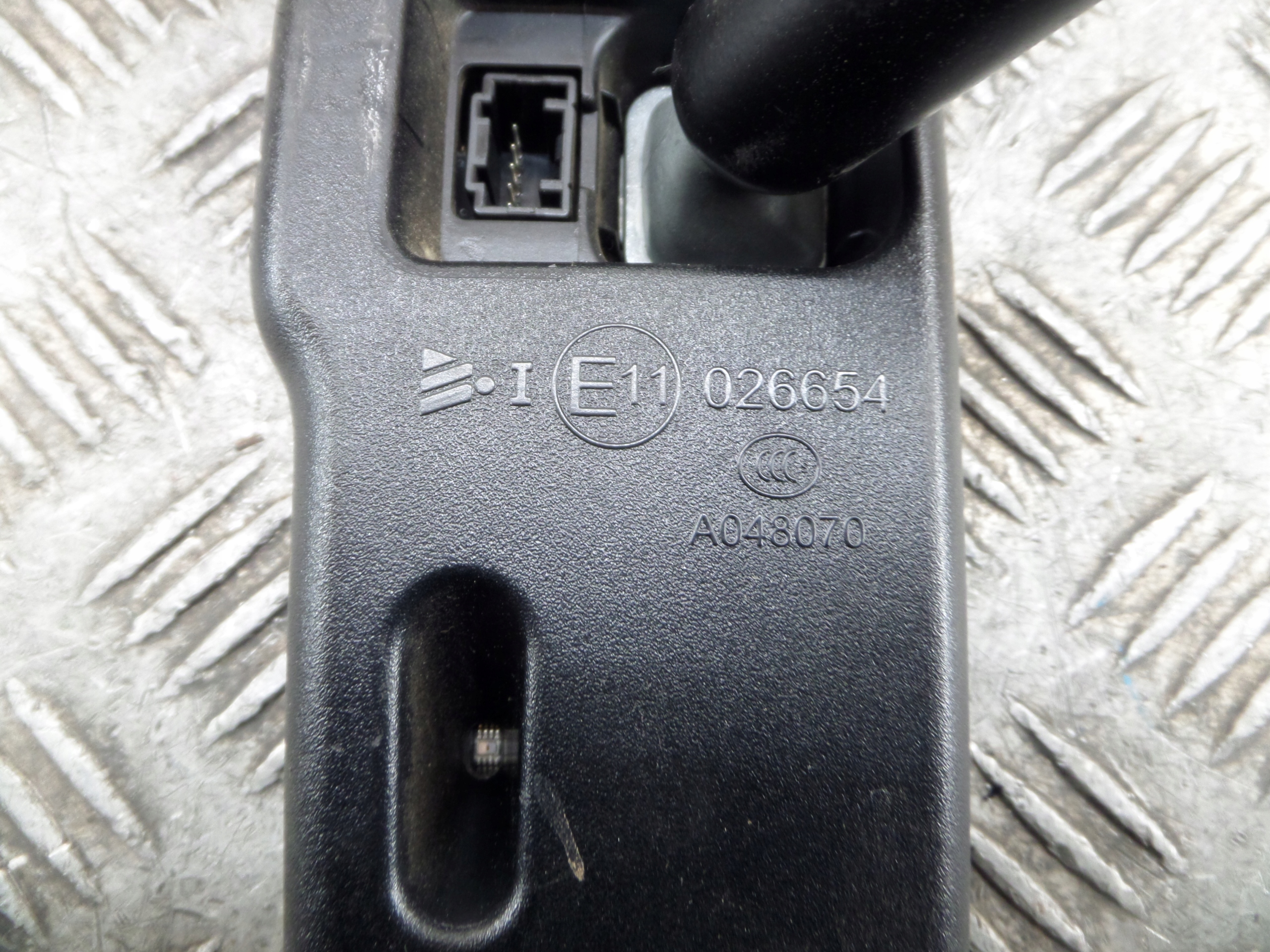 MAZDA 3 mirror inner OE A048070