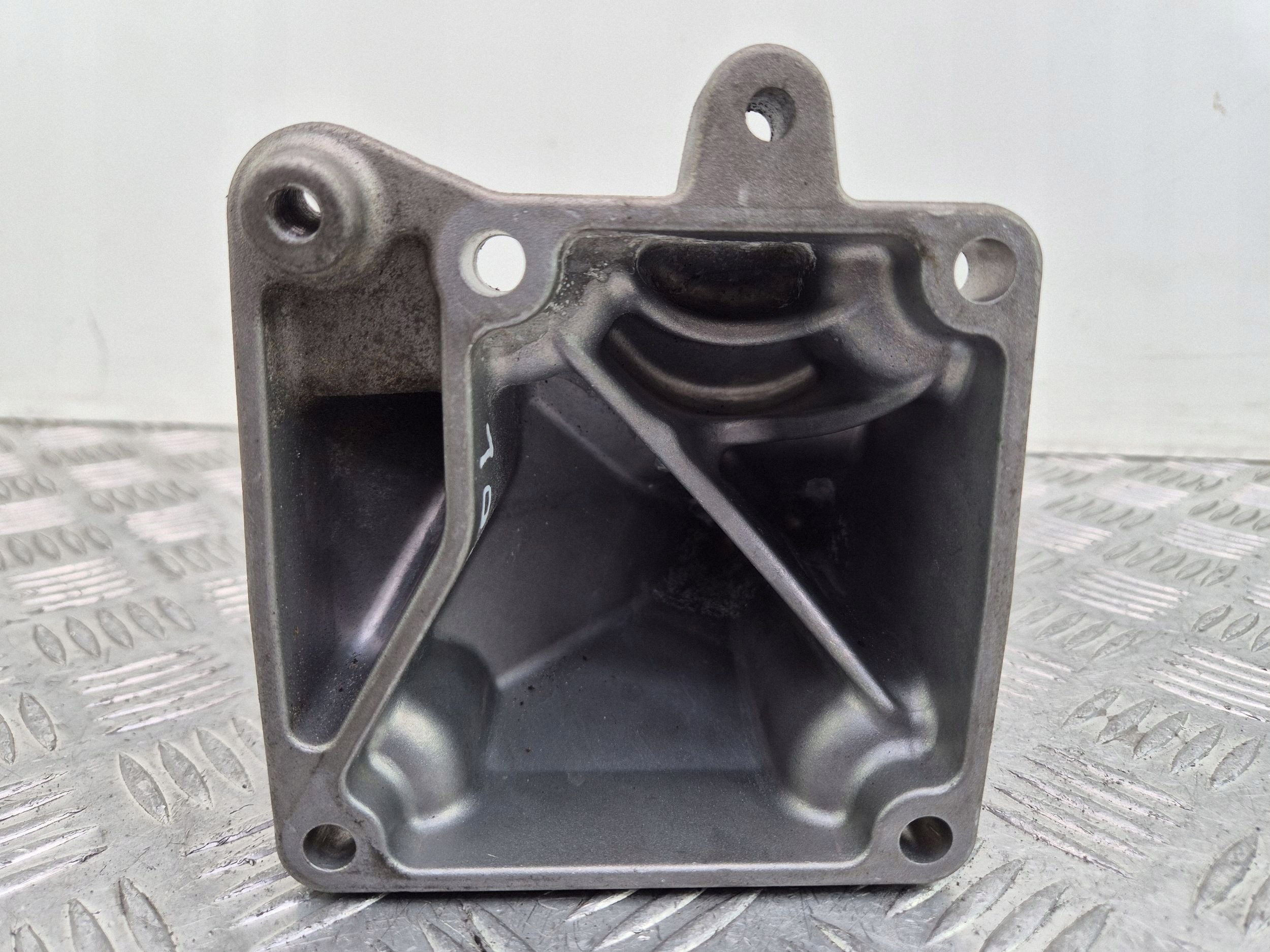 engine mount Mercedes M272.947 C280 W204 A2722232104