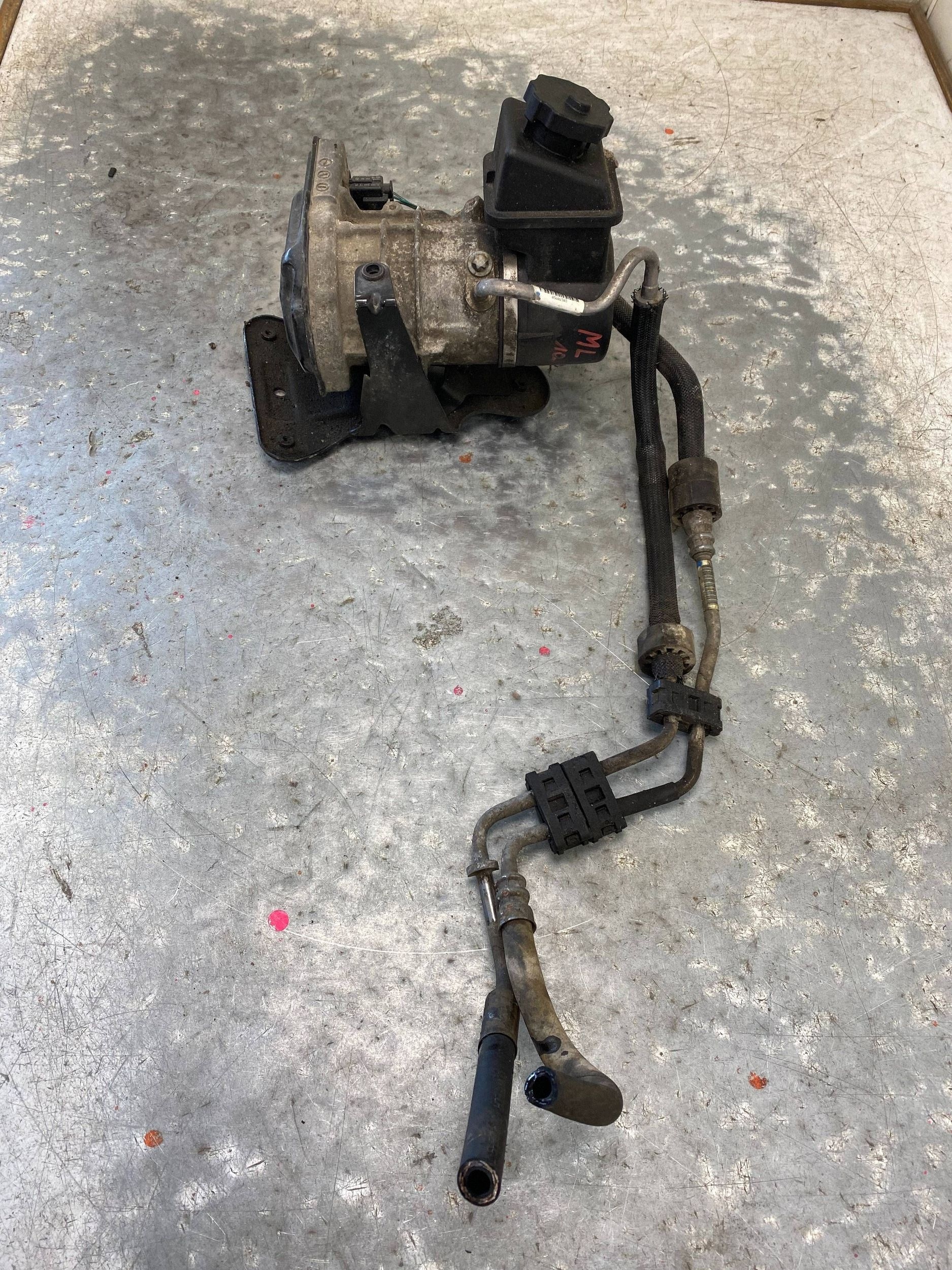 MERCEDES ML W164 servo pump A1644601780