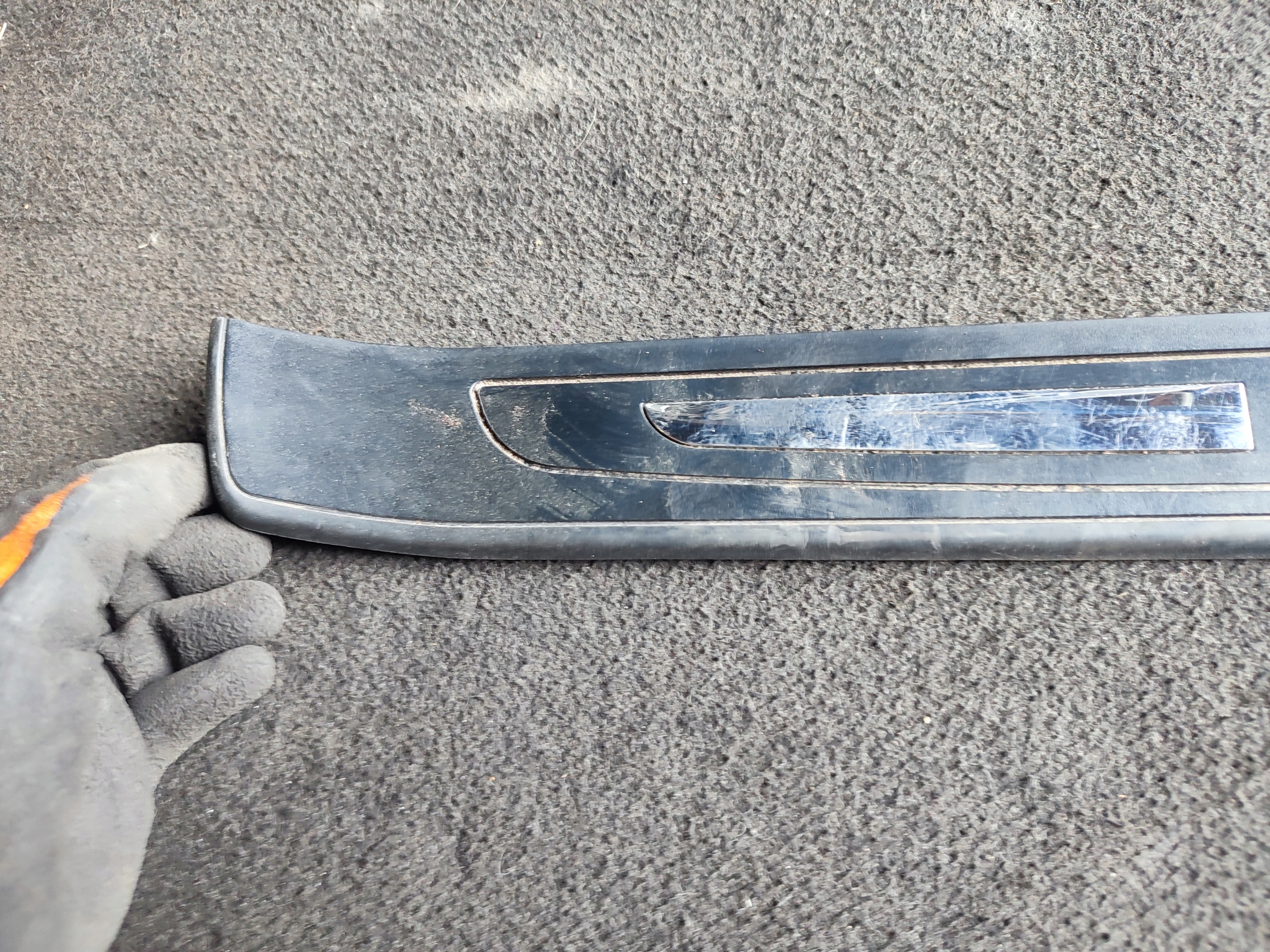 BMW 7 E65 E66 moulding threshold front right 8223552