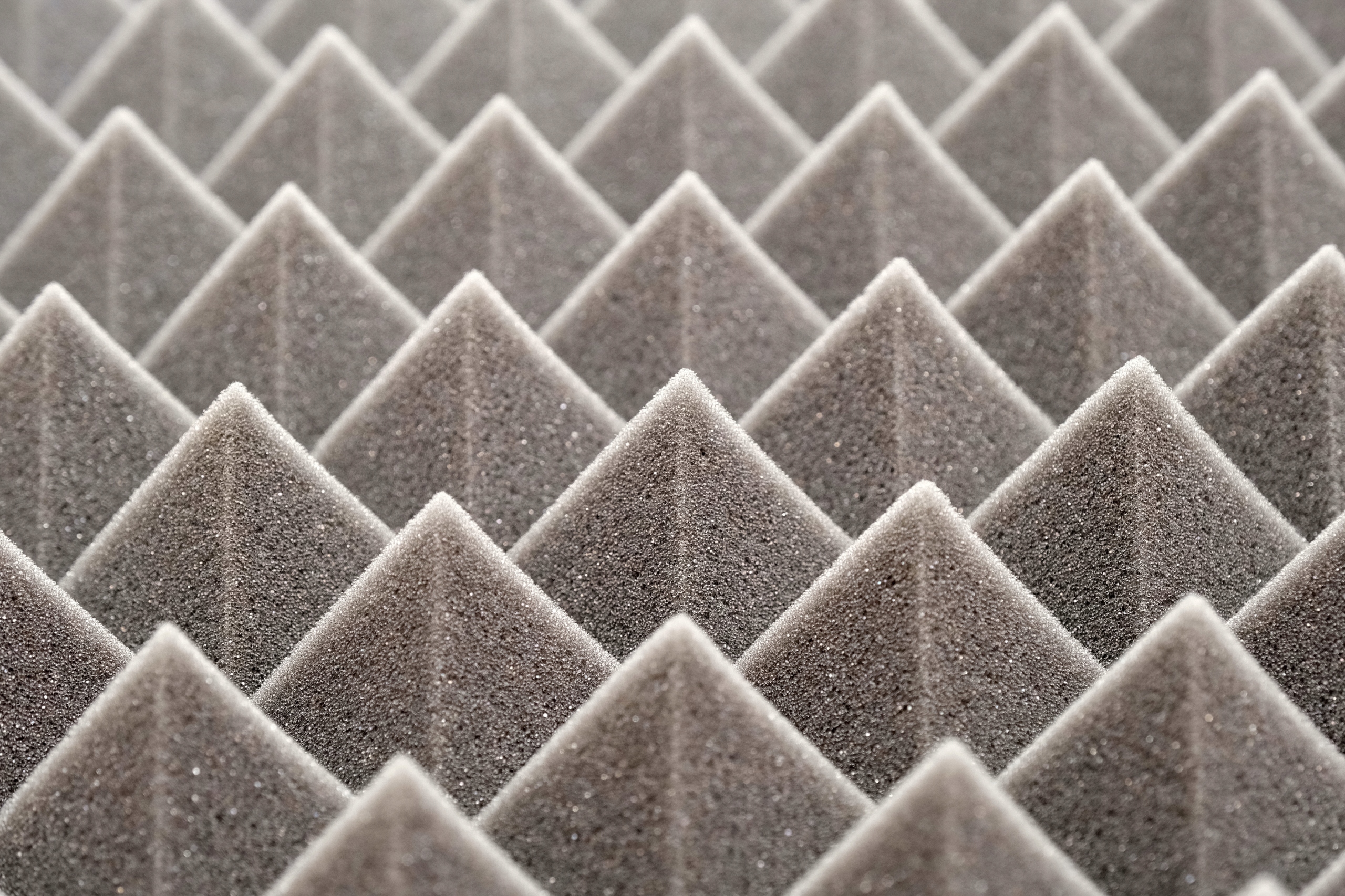 MATA WYGŁUSZAJĄCA PIANKA AKUSTYCZNA SAMOPRZYLEPNA PIRAMIDKA 200x100 2m2 5cm Model Piramida 5 cm