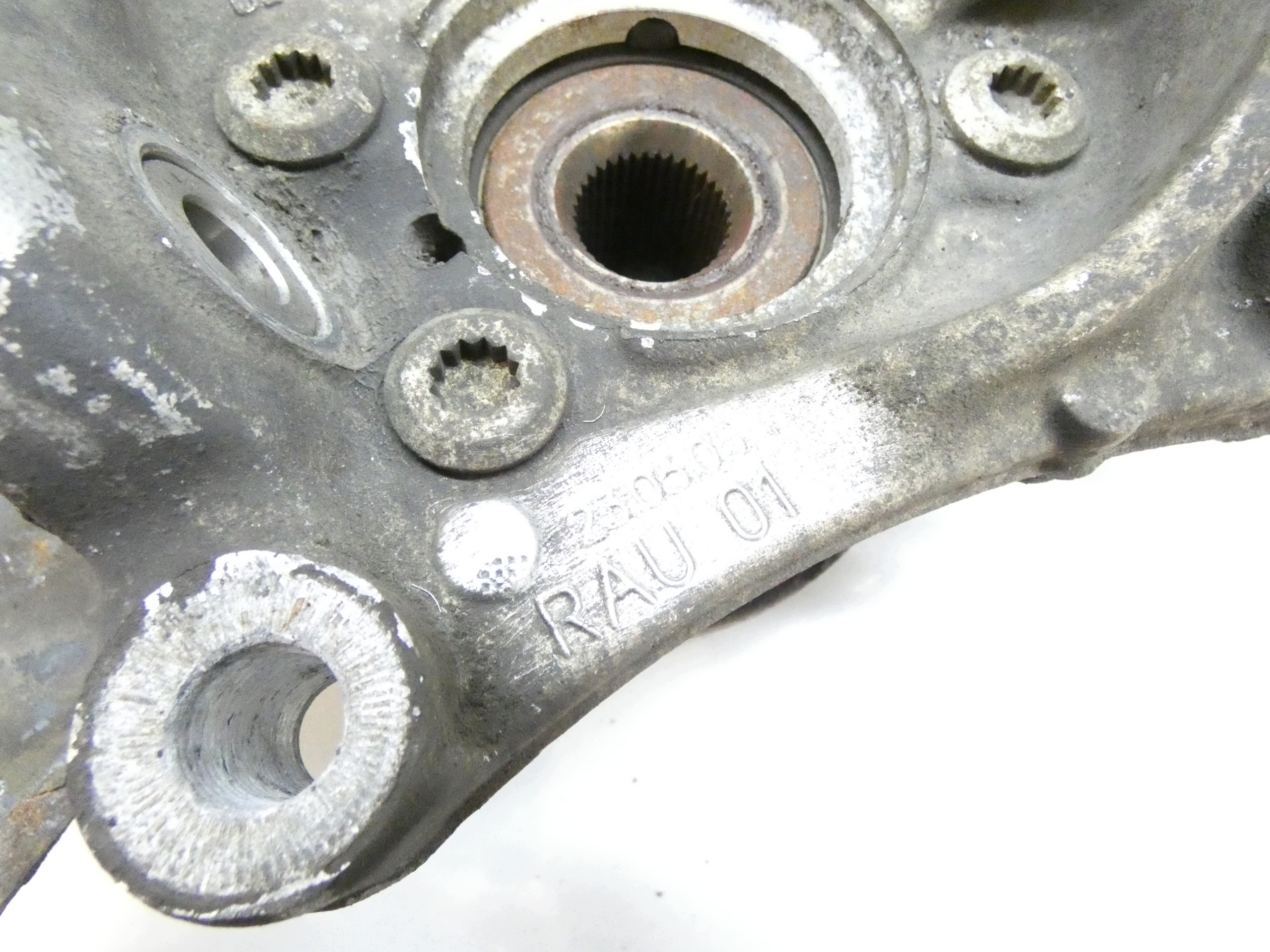 kerékcsonk kerékagy bal eleje VW PASSAT B6 2.0 TDI BMP 05-10