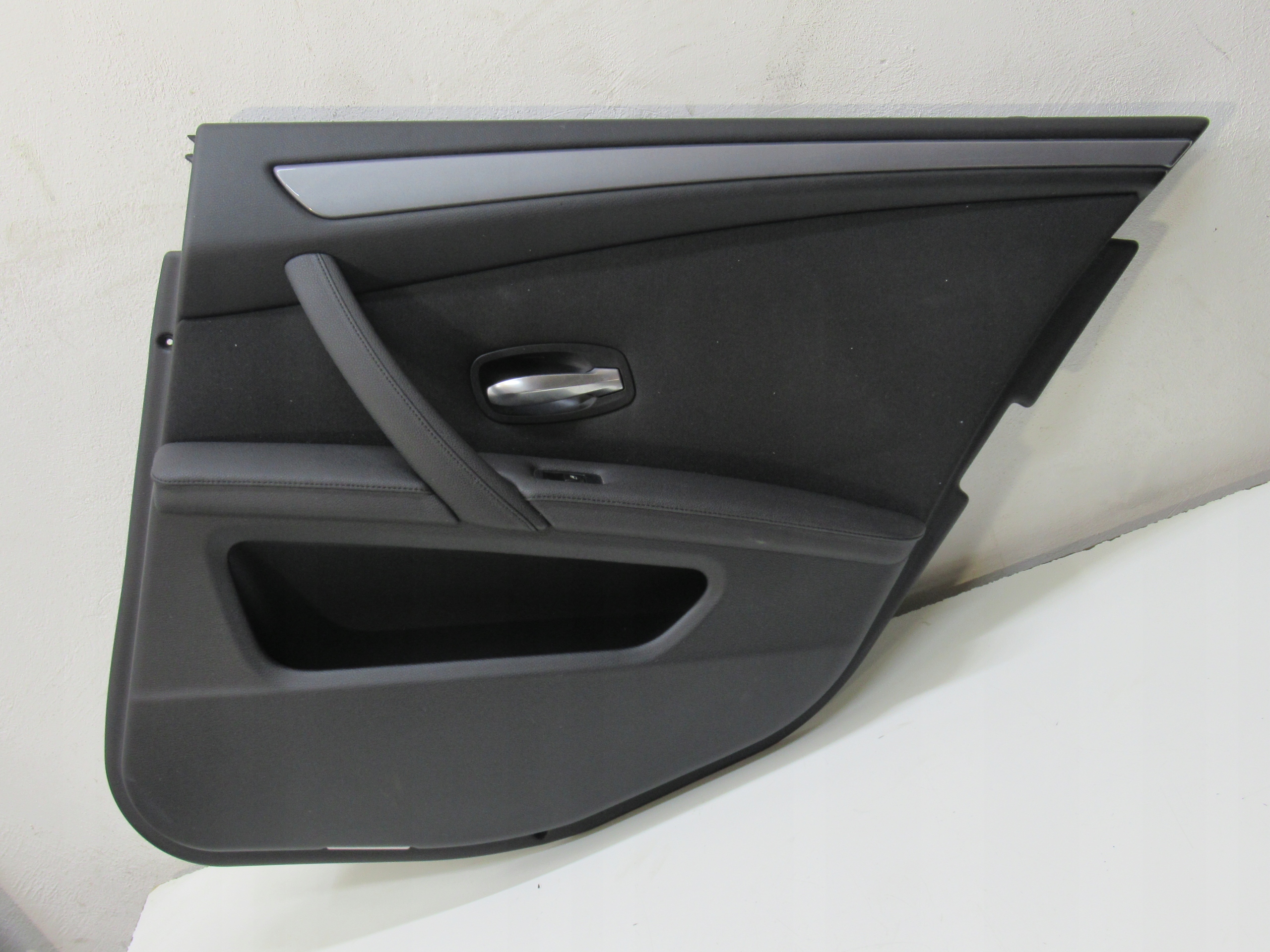 BMW E61 side upholstery door right rear part 07R EU