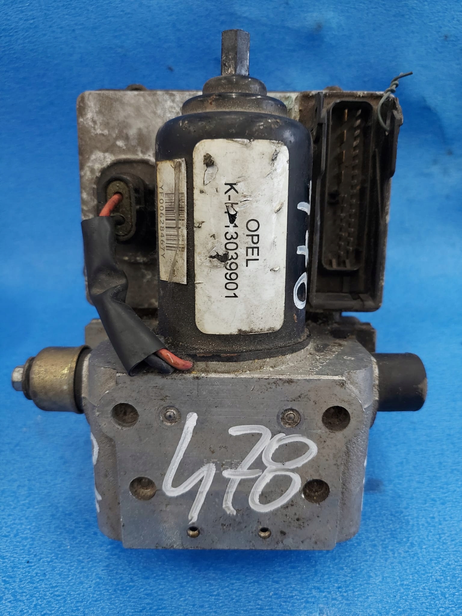 насос ABS opel VECTRA B 13040101