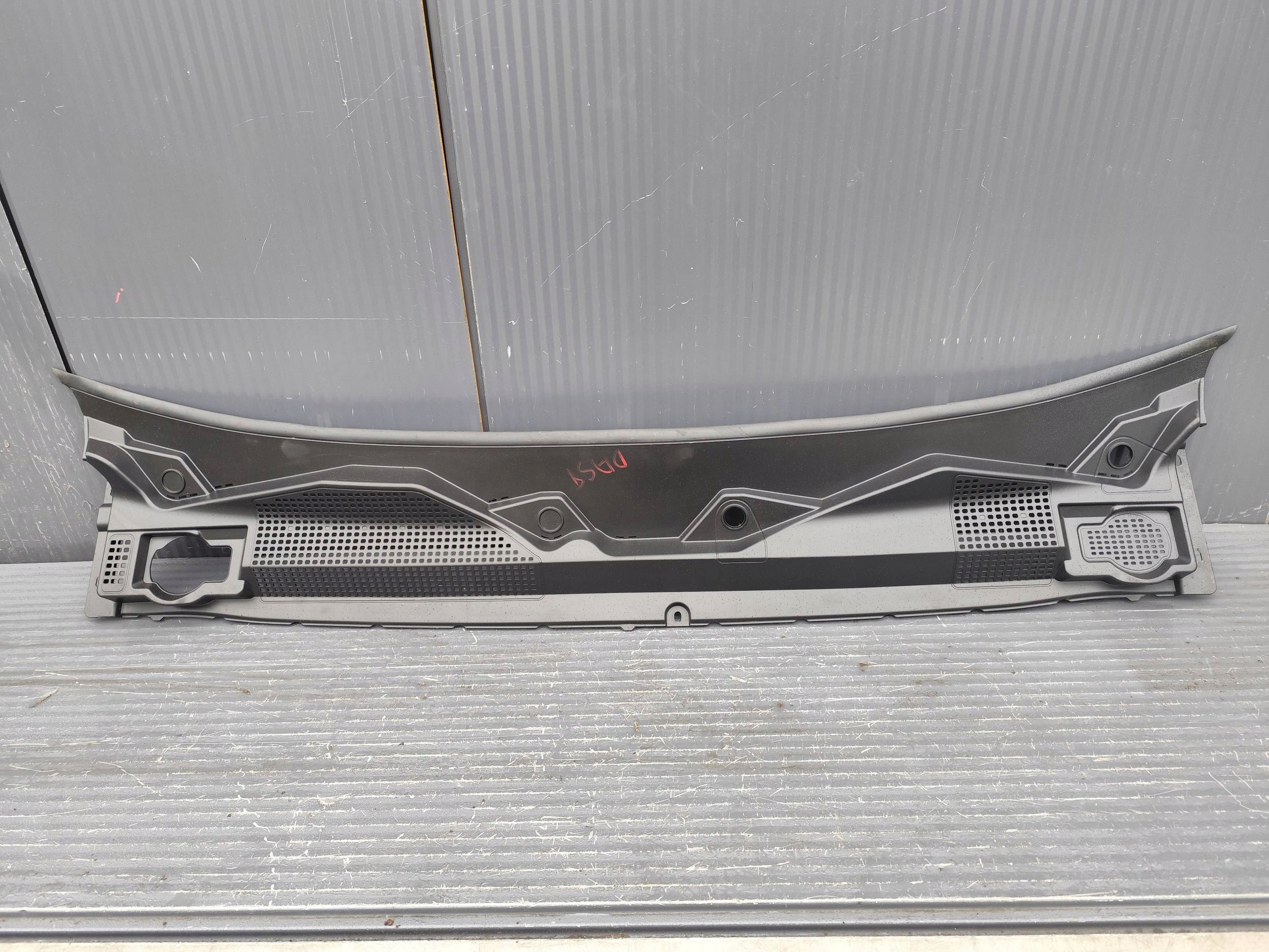 DACIA DUSTER III torpedo 668127001R
