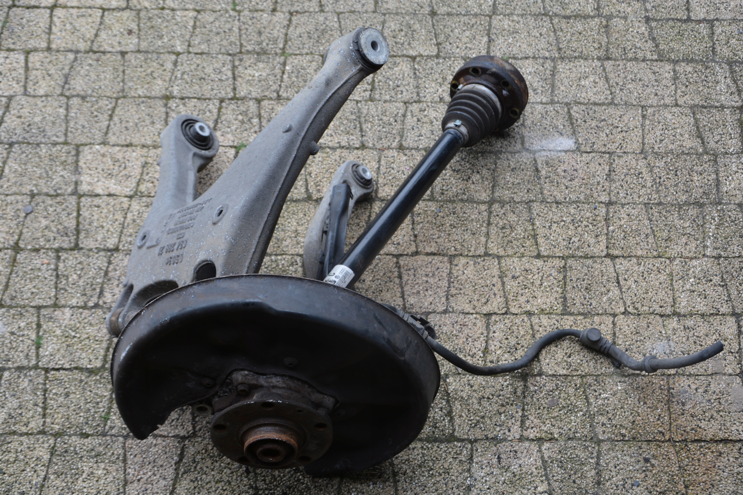 ZWROTNICA WAHACZ PÓŁOŚ LEWY TYŁ AUDI A8 D3 4E0501203C 4E0511511F