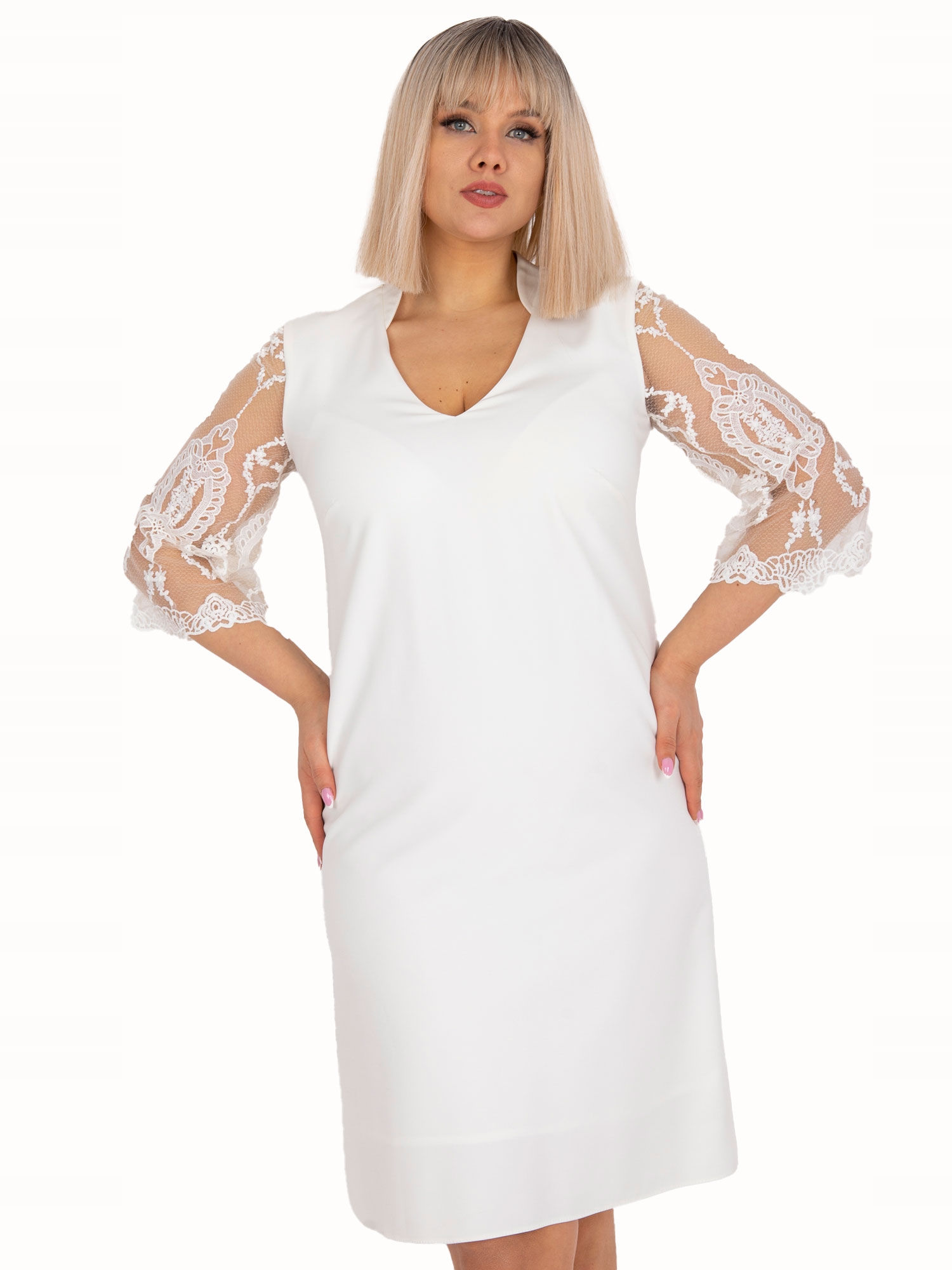 

Sukienka Plus Size z ozdobnymi rękawami haft - 40