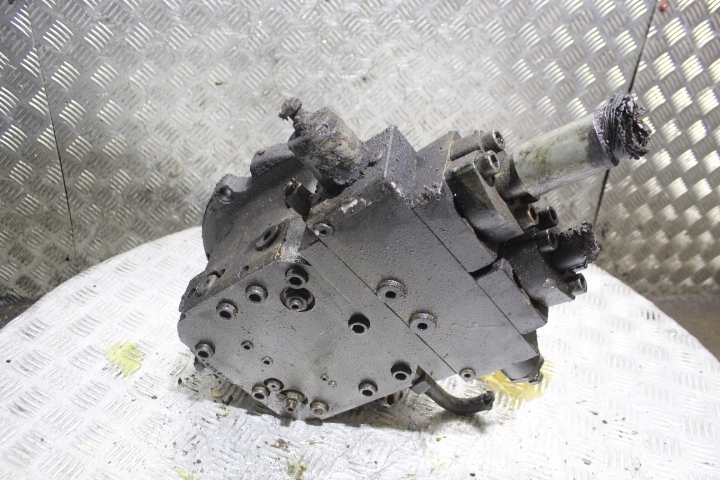 HMV100 - ДВИГАТЕЛЬ ВОЖДЕНИЯ ЭКСКАВАТОР АТЛАС