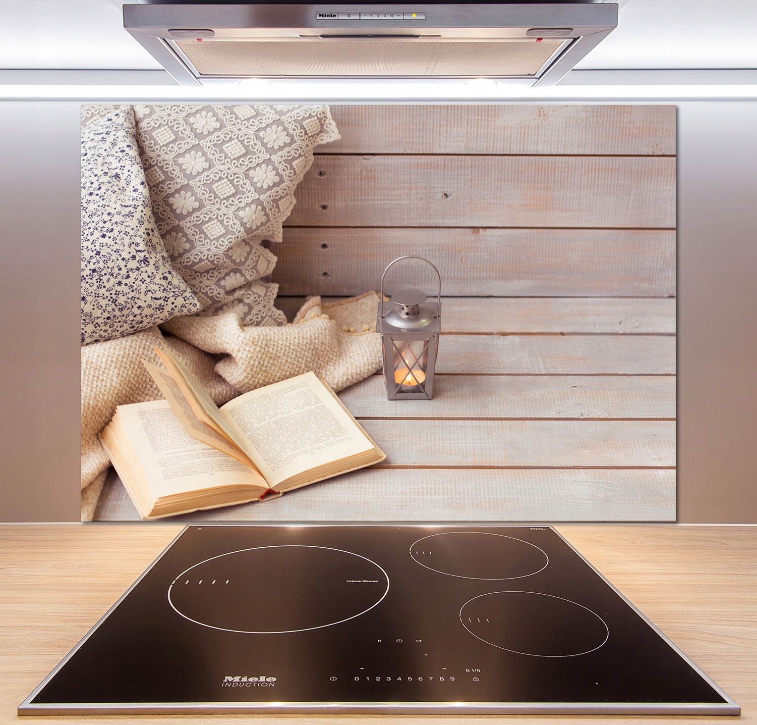 

Panel lacobel Relaks przy książce 100x70 cm + Klej