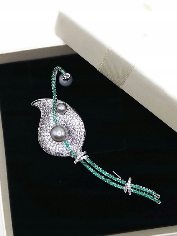 Luxusní Brož Lilie Stříbrná Rhodiovaná Krabička Jako Dárek