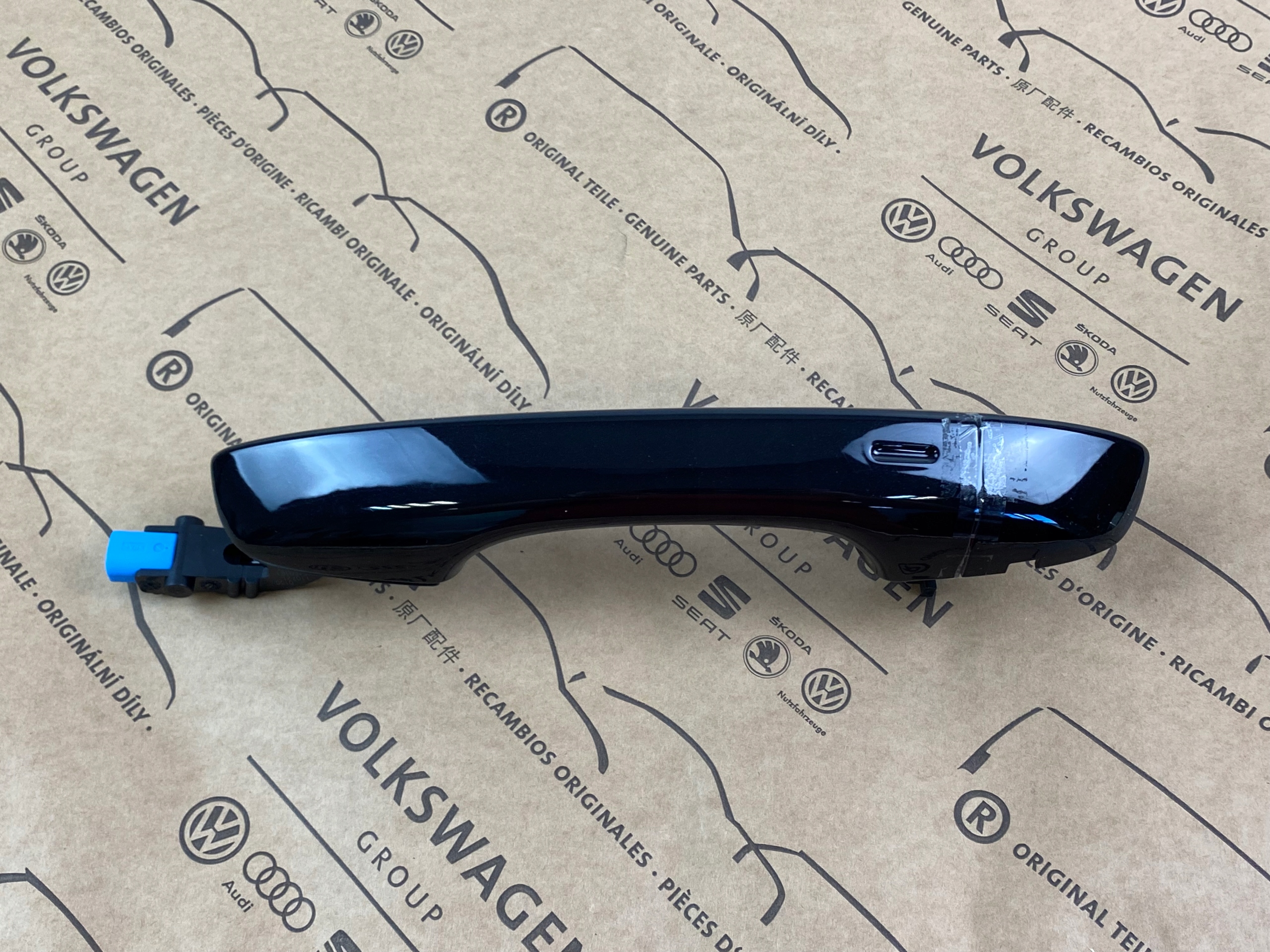 PASSAT B8 LC9X KLAMKA DRZWI LEWA KESSY 3G0837205