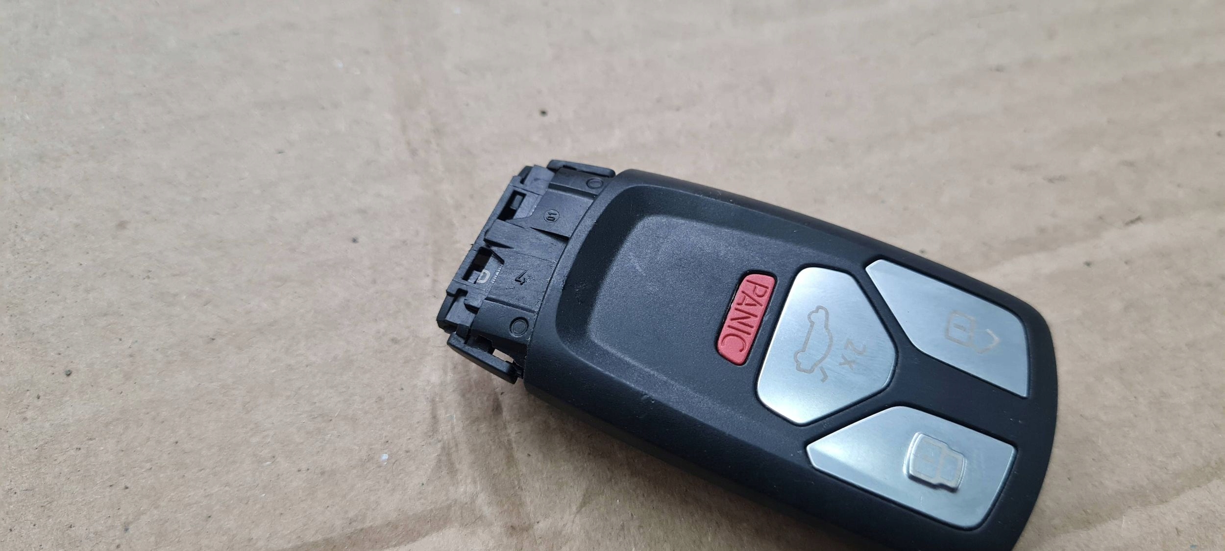 Q5 80A key PILOT PANIC USA 4M0959754CG