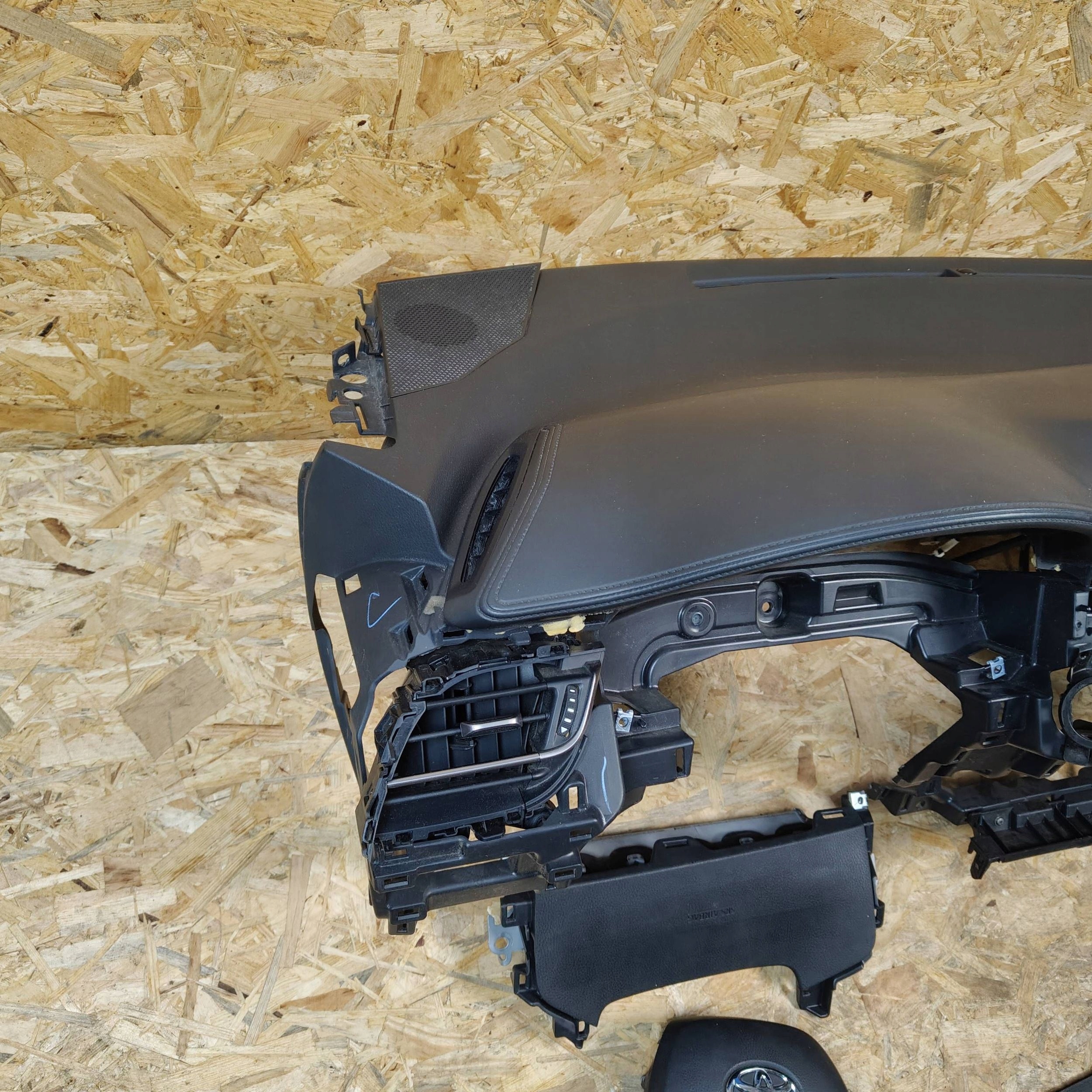 dashboard instrument panel Komplet Toyota C-HR and
