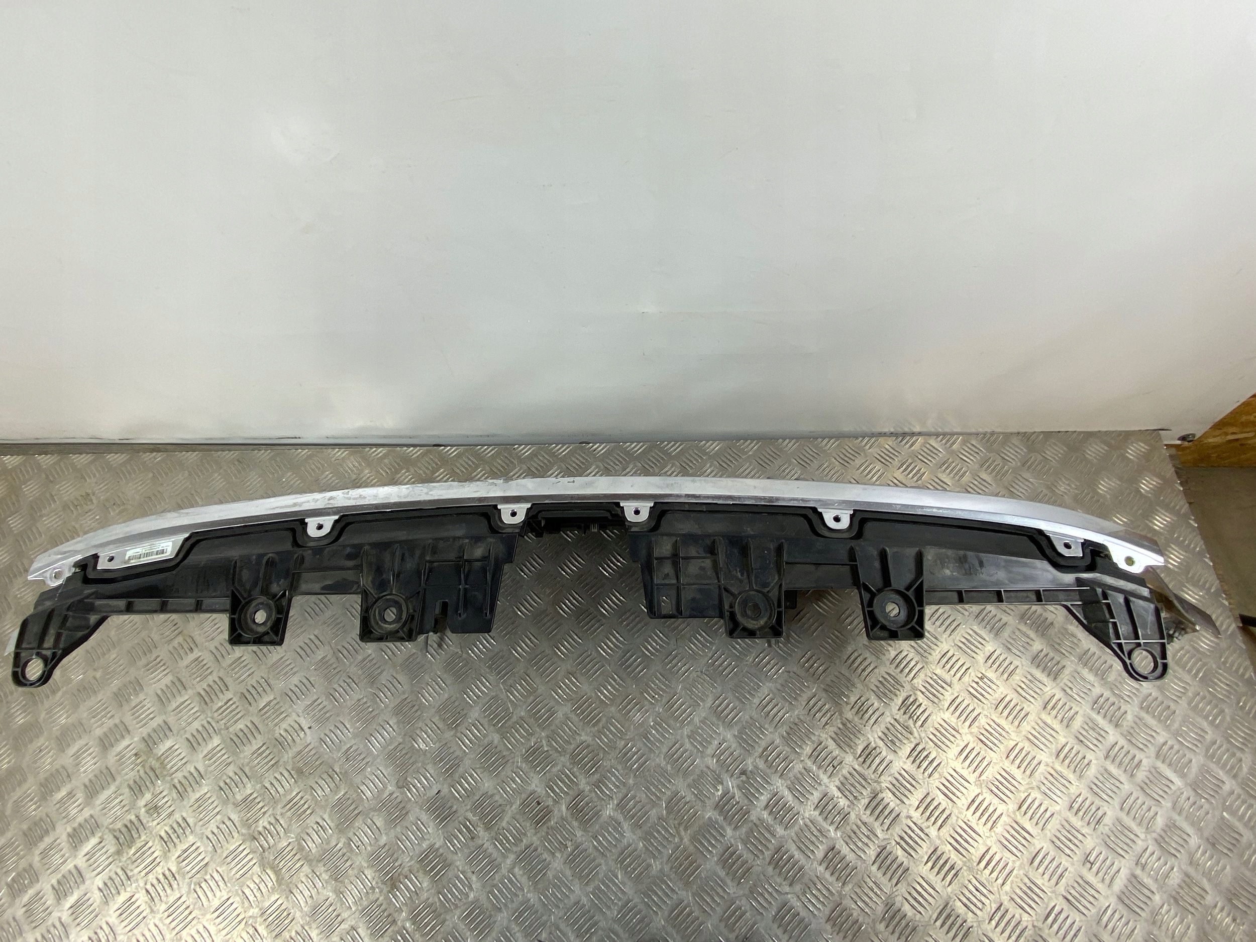 2022 Grand WAGONEER решетка радиатора) 6UG24TRMAC