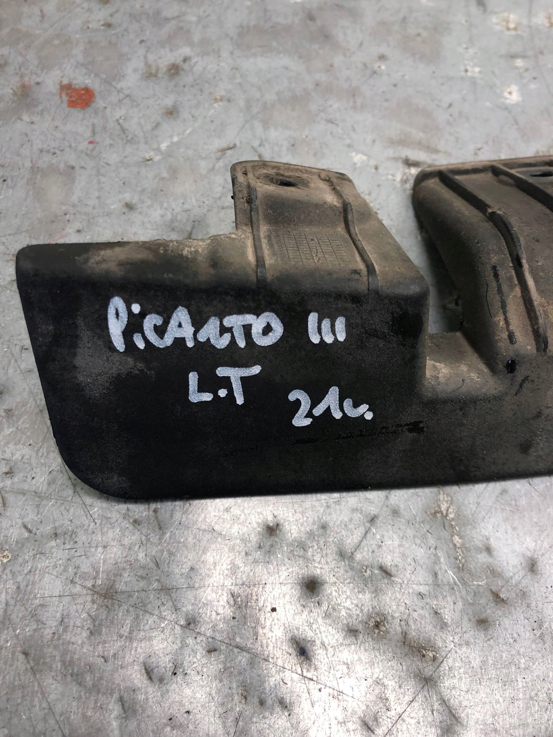 mudguard flap left rear part KIA PICANTO III 86861-G6000