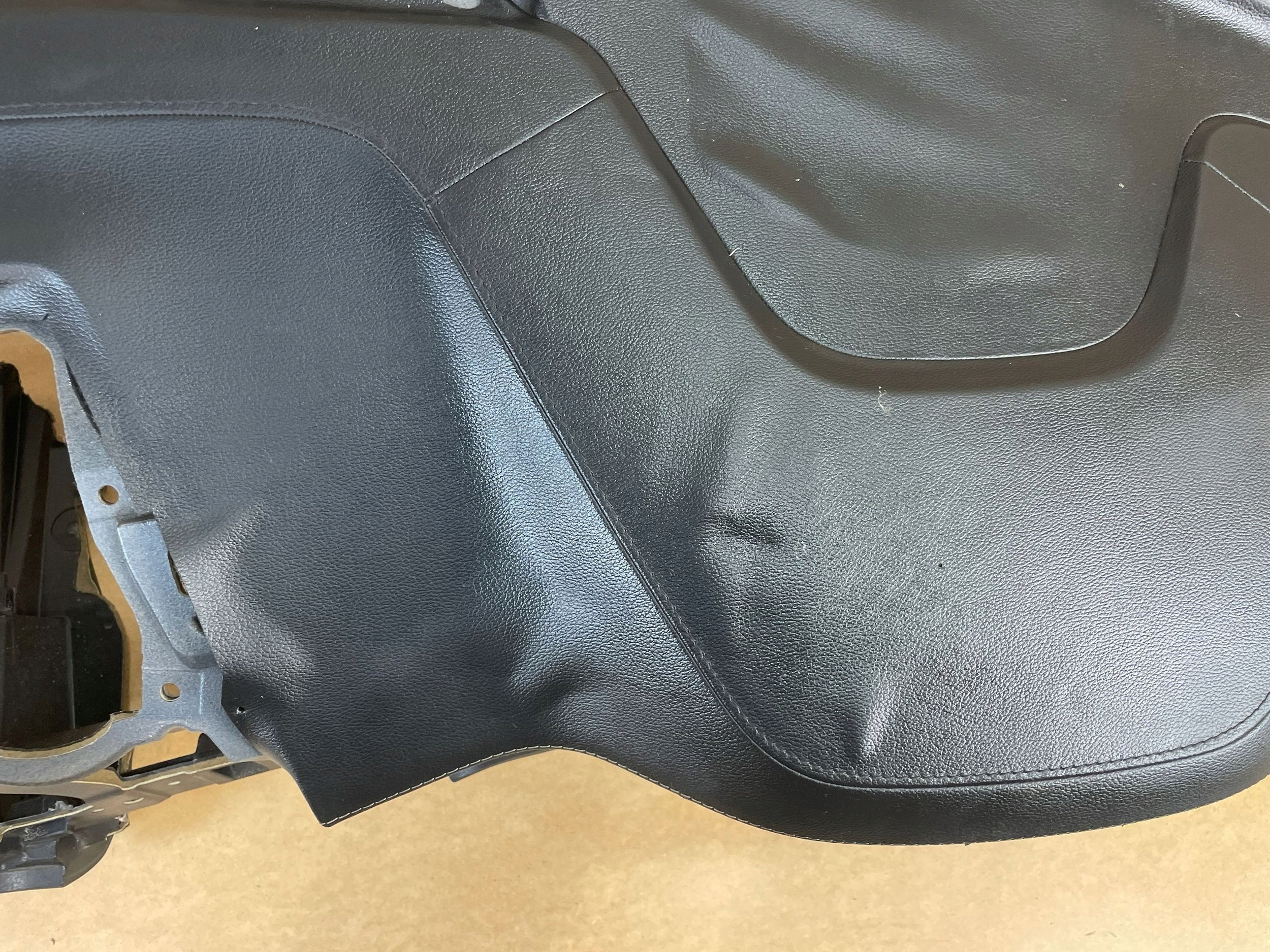 dashboard instrument panel cockpit upholstery VOLVO XC60 II 2017- HEAD UP ANGLIK UK 31