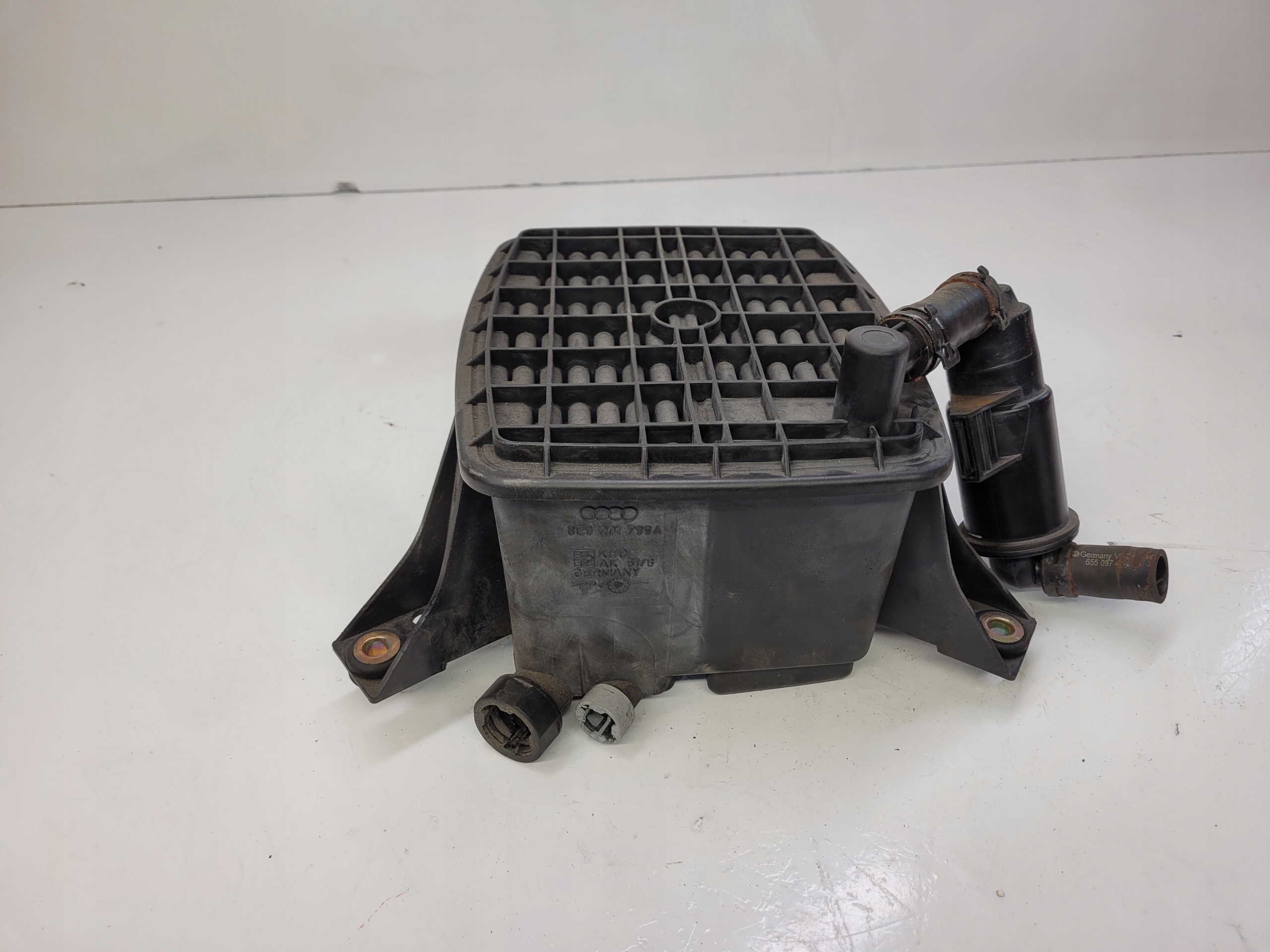 carbon filter AUDI A4 B7 A6 C6 2.0 TFSI 8E0201799A